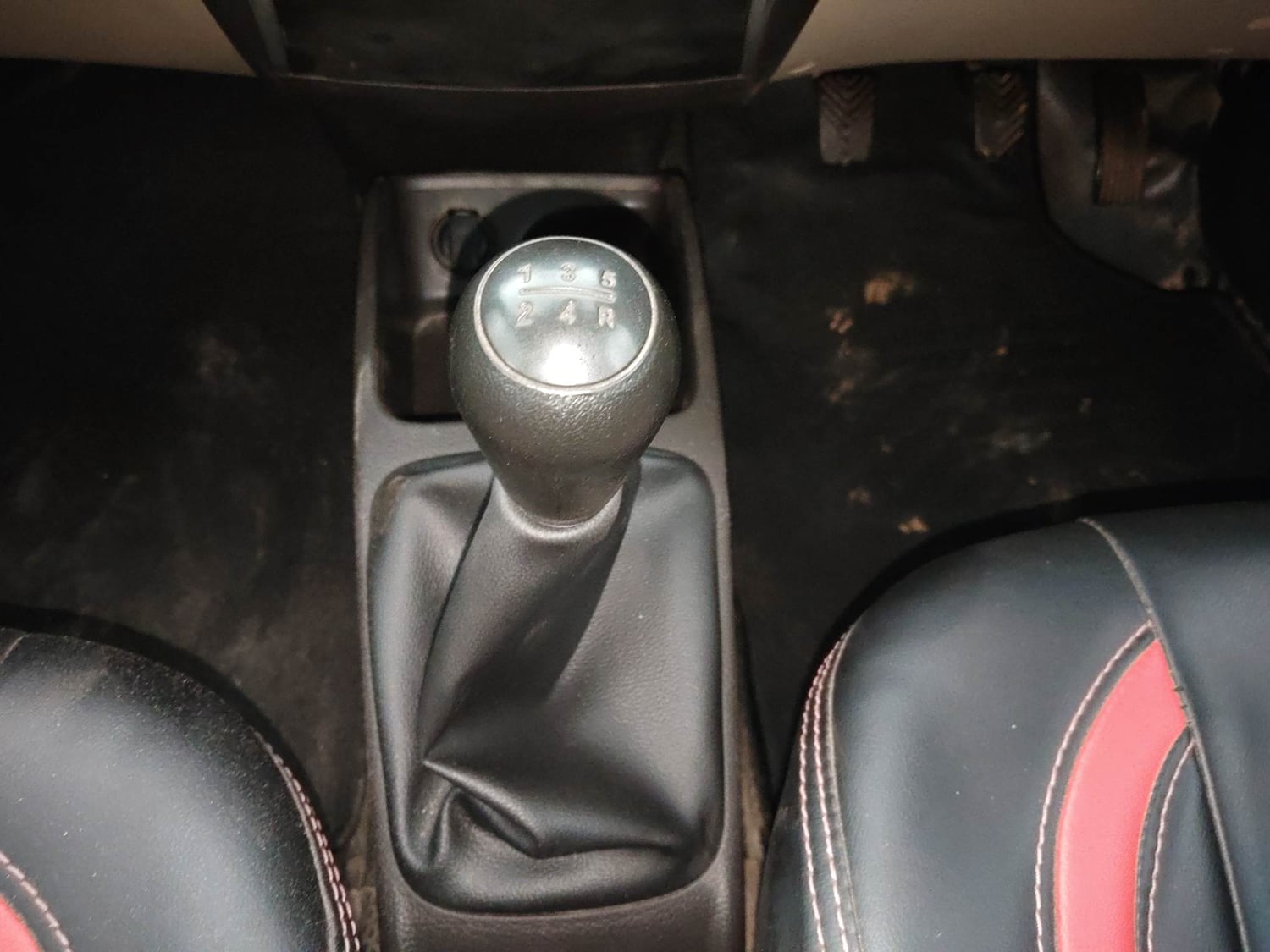 Used 2018 Hyundai Eon Magna + Petrol Manual interior GEAR  KNOB VIEW