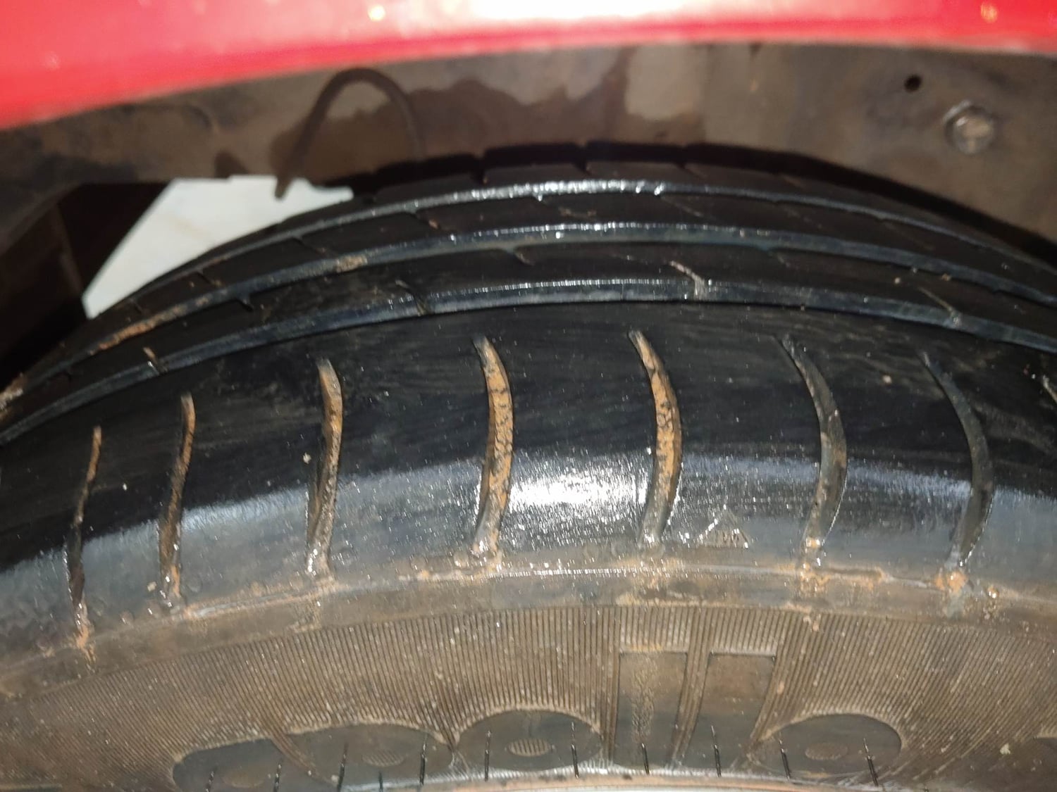Used 2018 Hyundai Eon Magna + Petrol Manual tyres RIGHT REAR TYRE TREAD VIEW