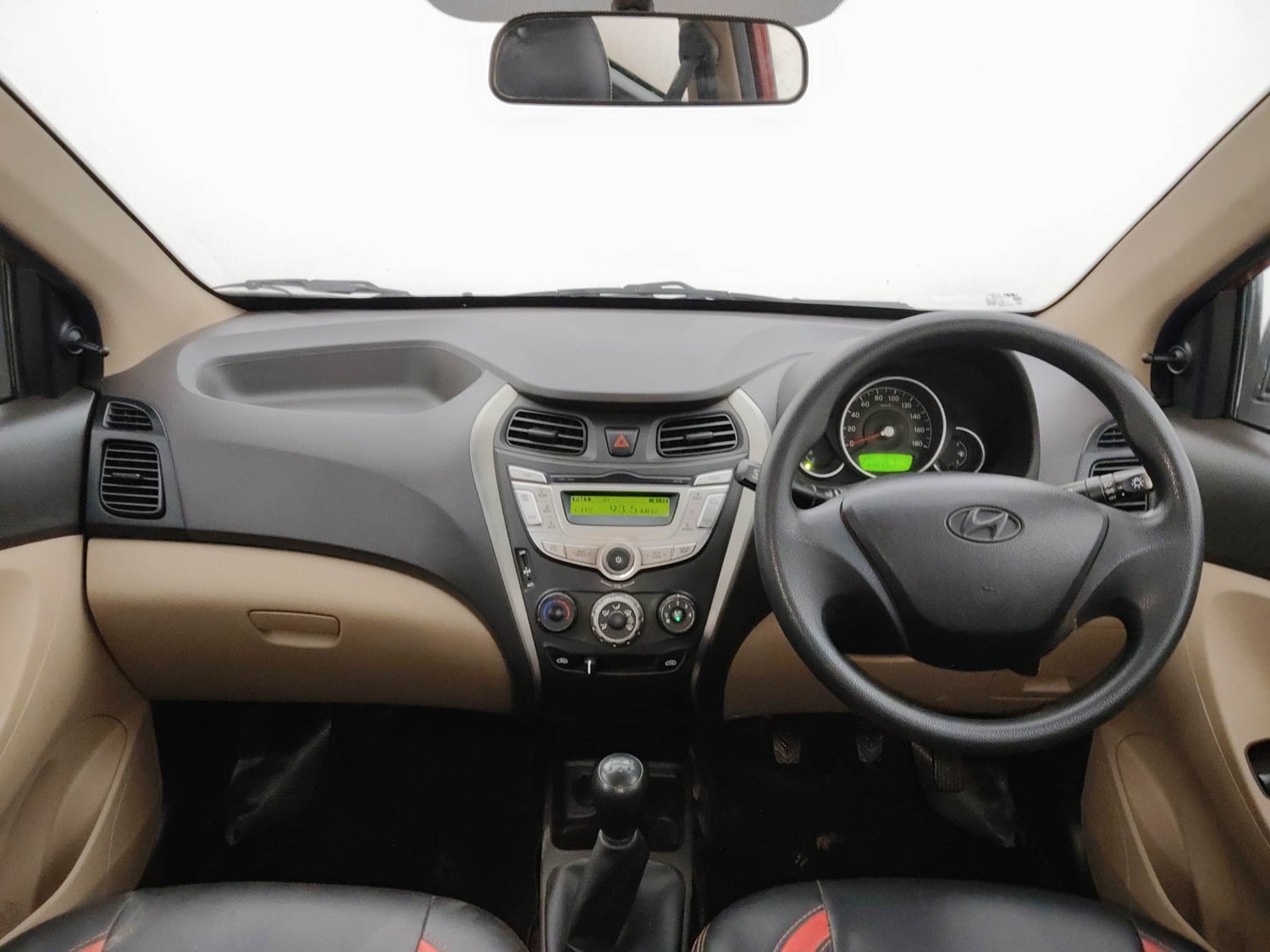 Used 2018 Hyundai Eon Magna + Petrol Manual interior DASHBOARD VIEW
