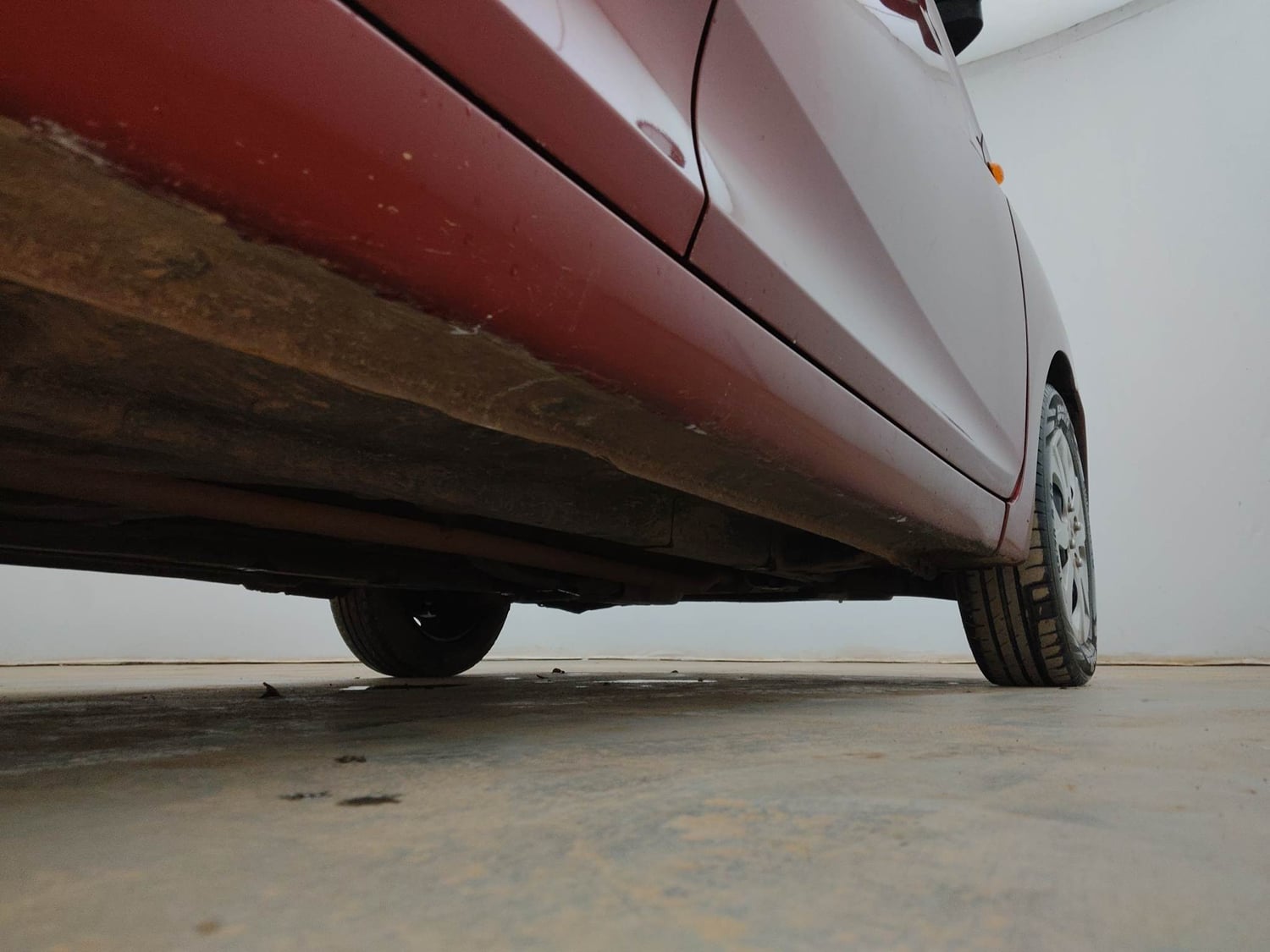 Used 2018 Hyundai Eon Magna + Petrol Manual extra REAR RIGHT UNDERBODY VIEW