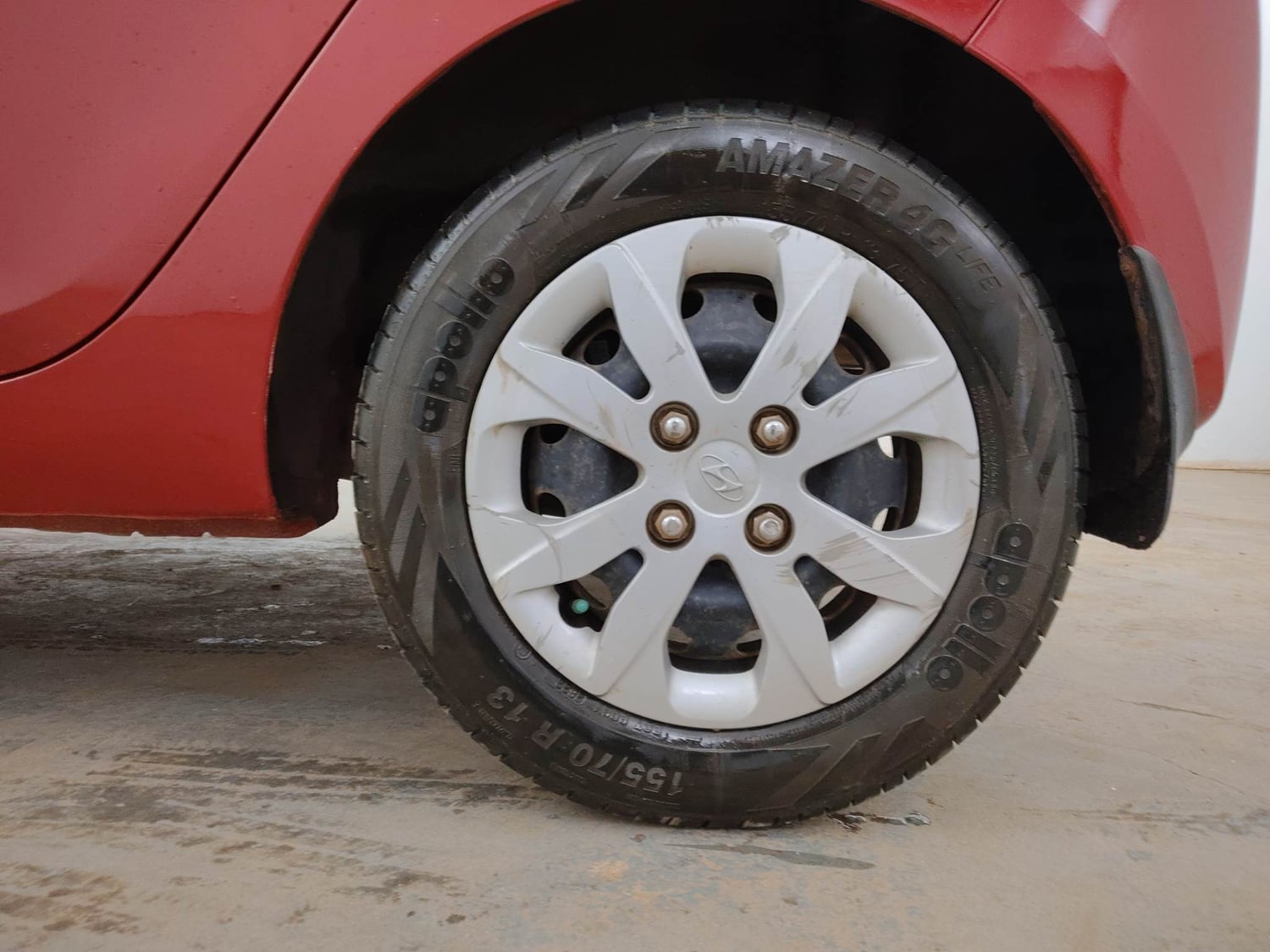 Used 2018 Hyundai Eon Magna + Petrol Manual tyres LEFT REAR TYRE RIM VIEW