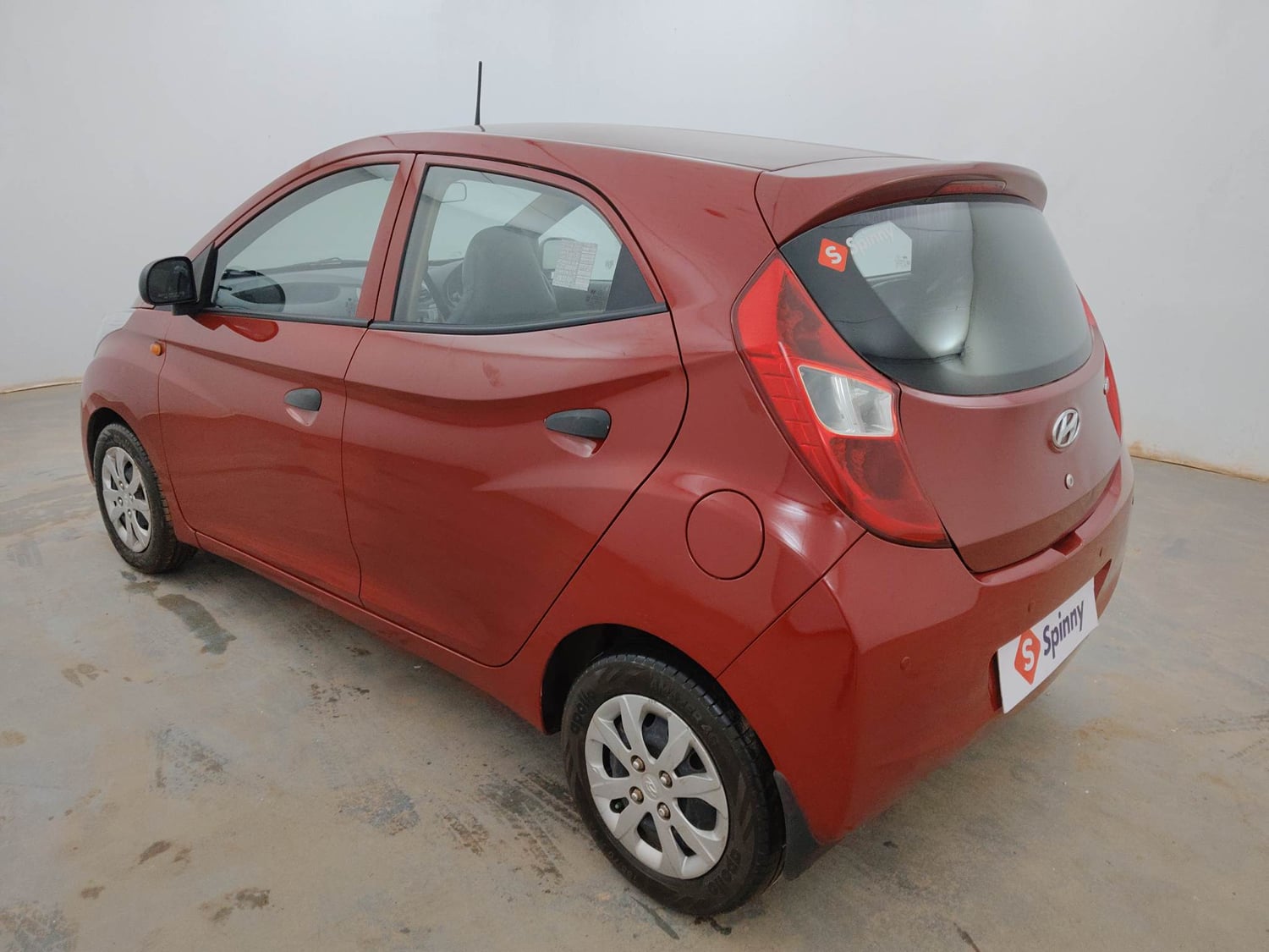 Used 2018 Hyundai Eon Magna + Petrol Manual exterior LEFT REAR CORNER VIEW