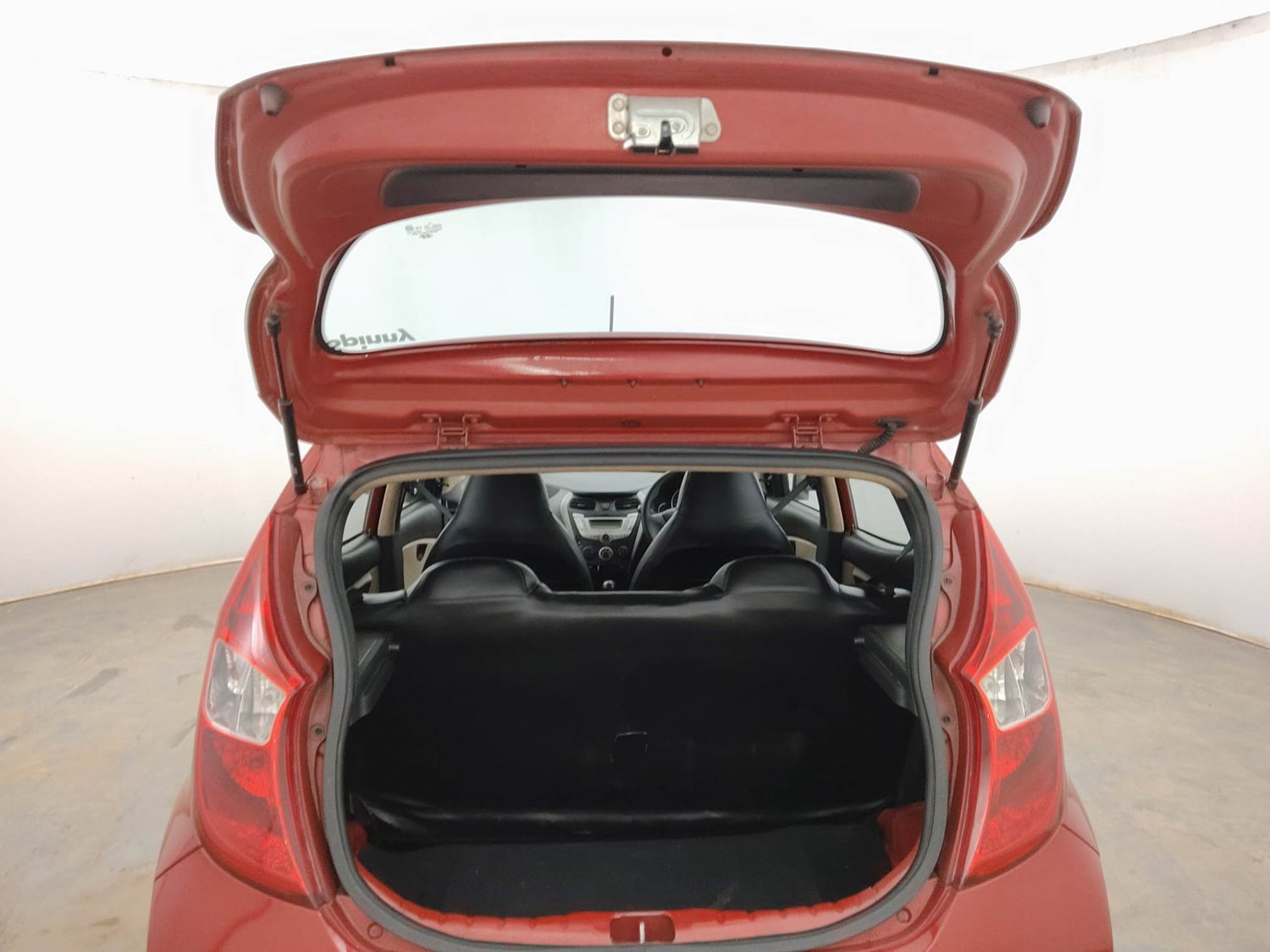 Used 2018 Hyundai Eon Magna + Petrol Manual interior DICKY DOOR OPEN VIEW