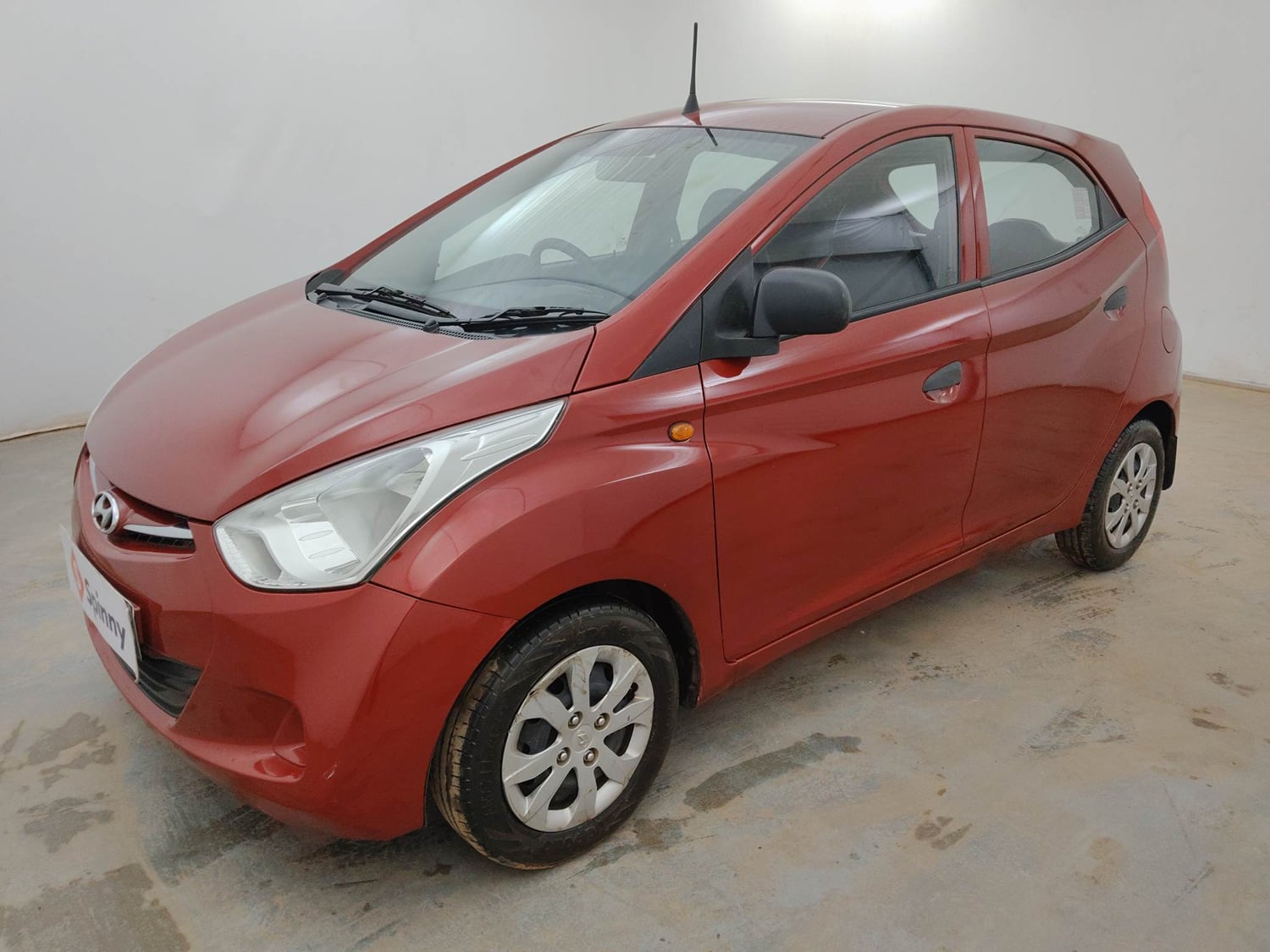 Used 2018 Hyundai Eon Magna + Petrol Manual exterior LEFT FRONT CORNER VIEW