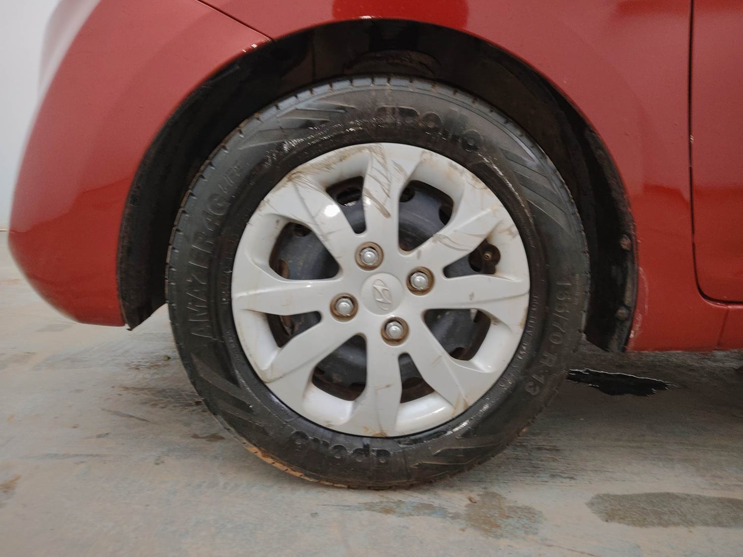 Used 2018 Hyundai Eon Magna + Petrol Manual tyres LEFT FRONT TYRE RIM VIEW