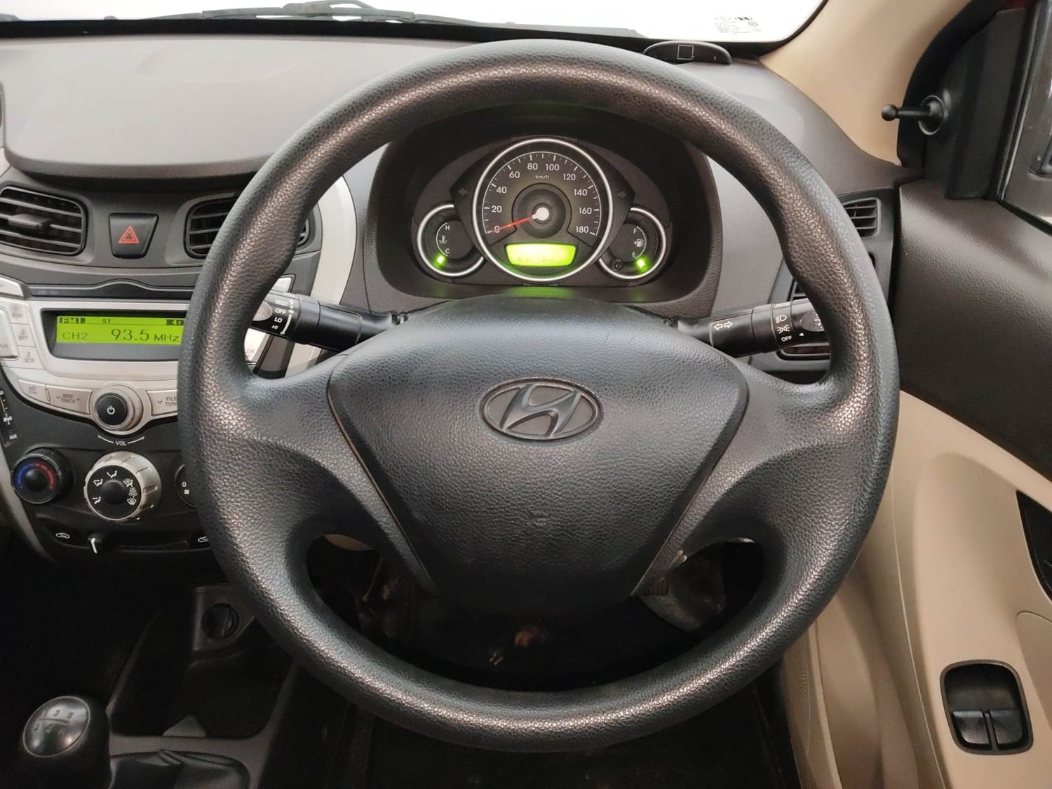 Used 2018 Hyundai Eon Magna + Petrol Manual interior STEERING VIEW