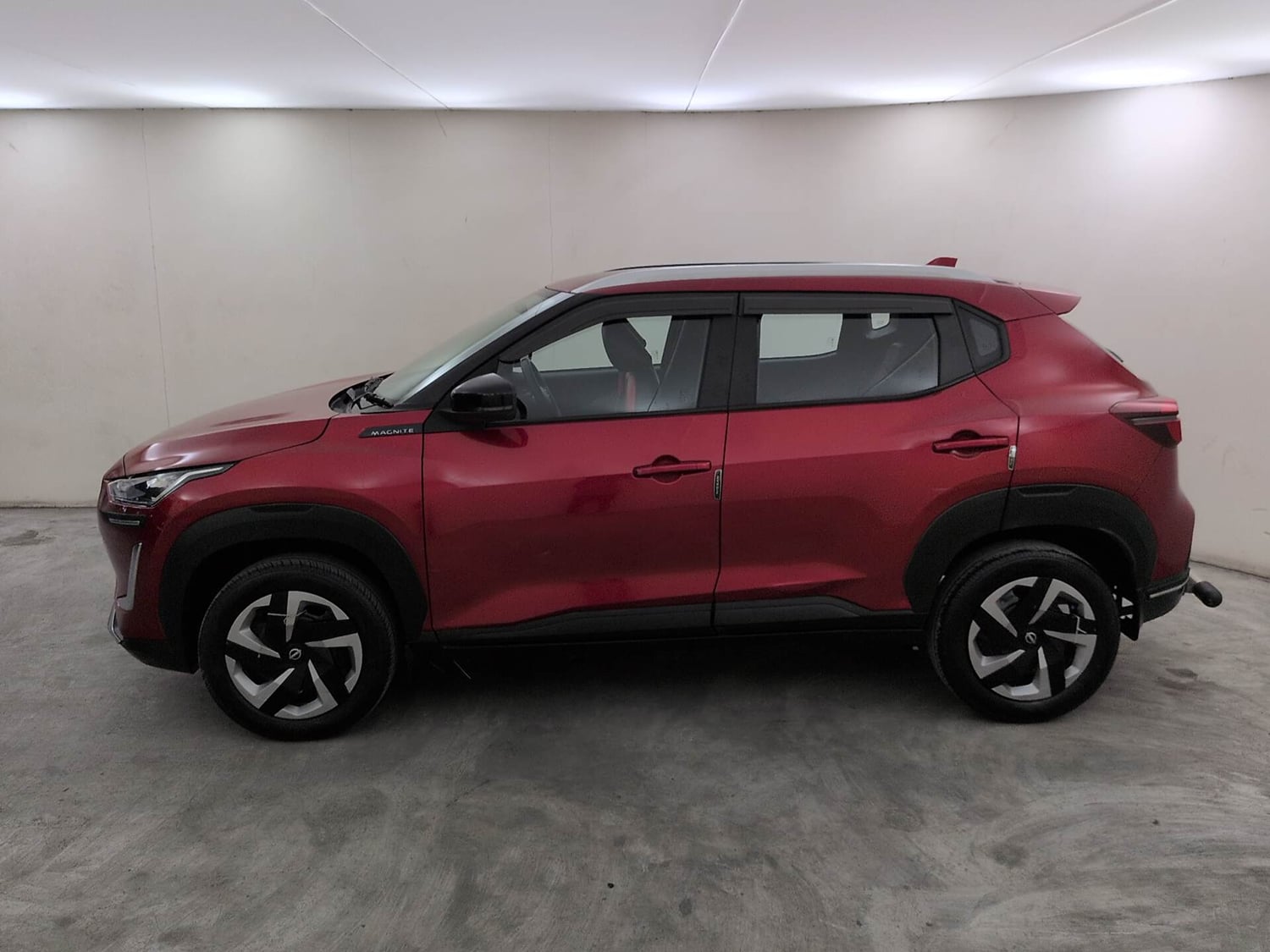 Used 2024 Nissan Magnite XL Petrol Manual exterior LEFT SIDE VIEW