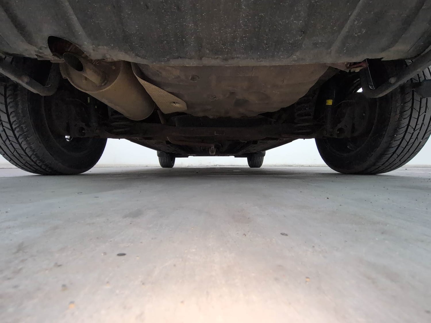 Used 2024 Nissan Magnite XL Petrol Manual extra REAR UNDERBODY VIEW (TAKEN FROM REAR)