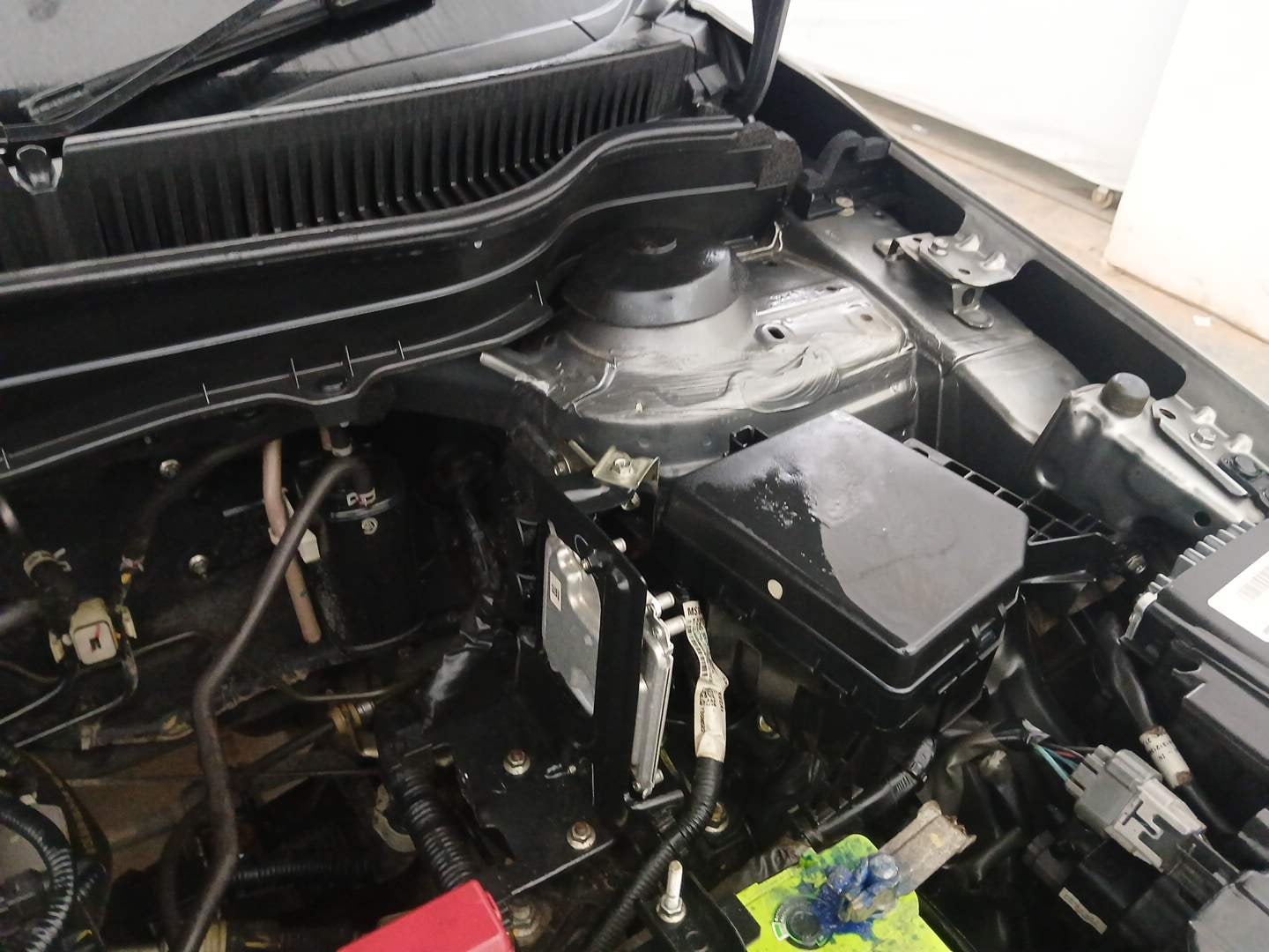 Used 2022 Toyota Urban Cruiser Premium Grade MT Petrol Manual engine ENGINE LEFT SIDE HINGE & APRON VIEW