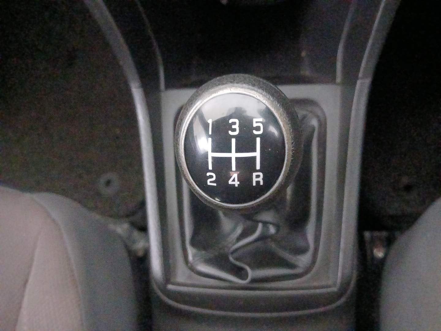 Used 2022 Toyota Urban Cruiser Premium Grade MT Petrol Manual interior GEAR  KNOB VIEW