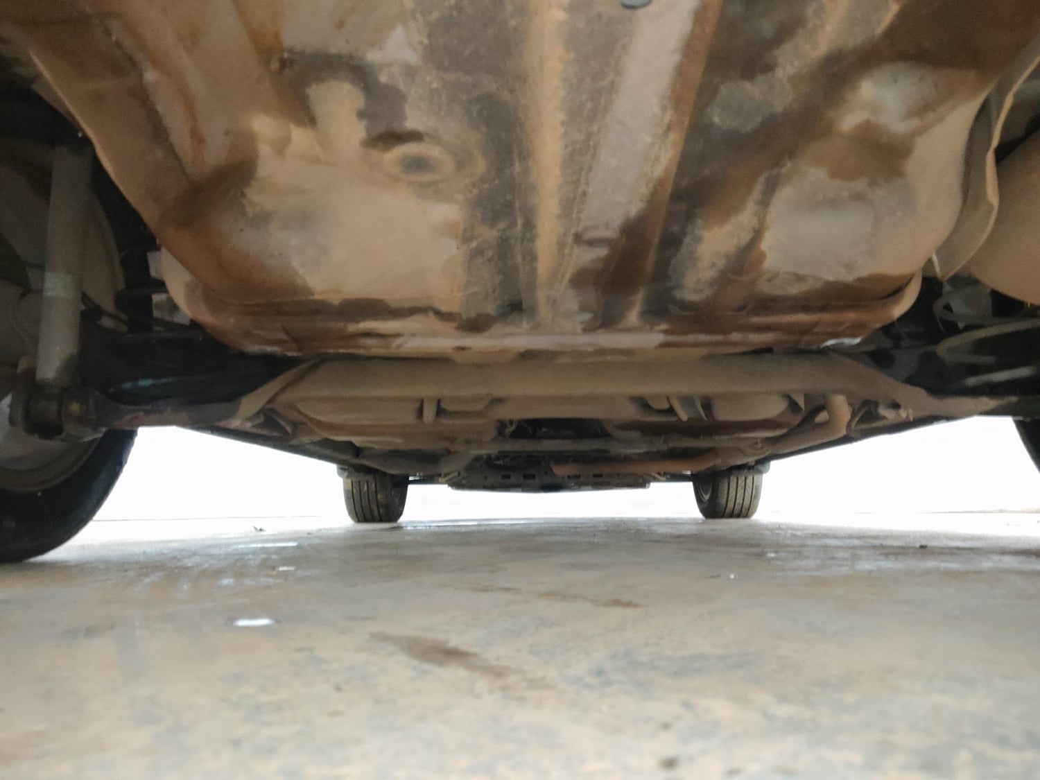Used 2023 Honda City V Petrol CVT Petrol Automatic extra REAR UNDERBODY VIEW (TAKEN FROM REAR)