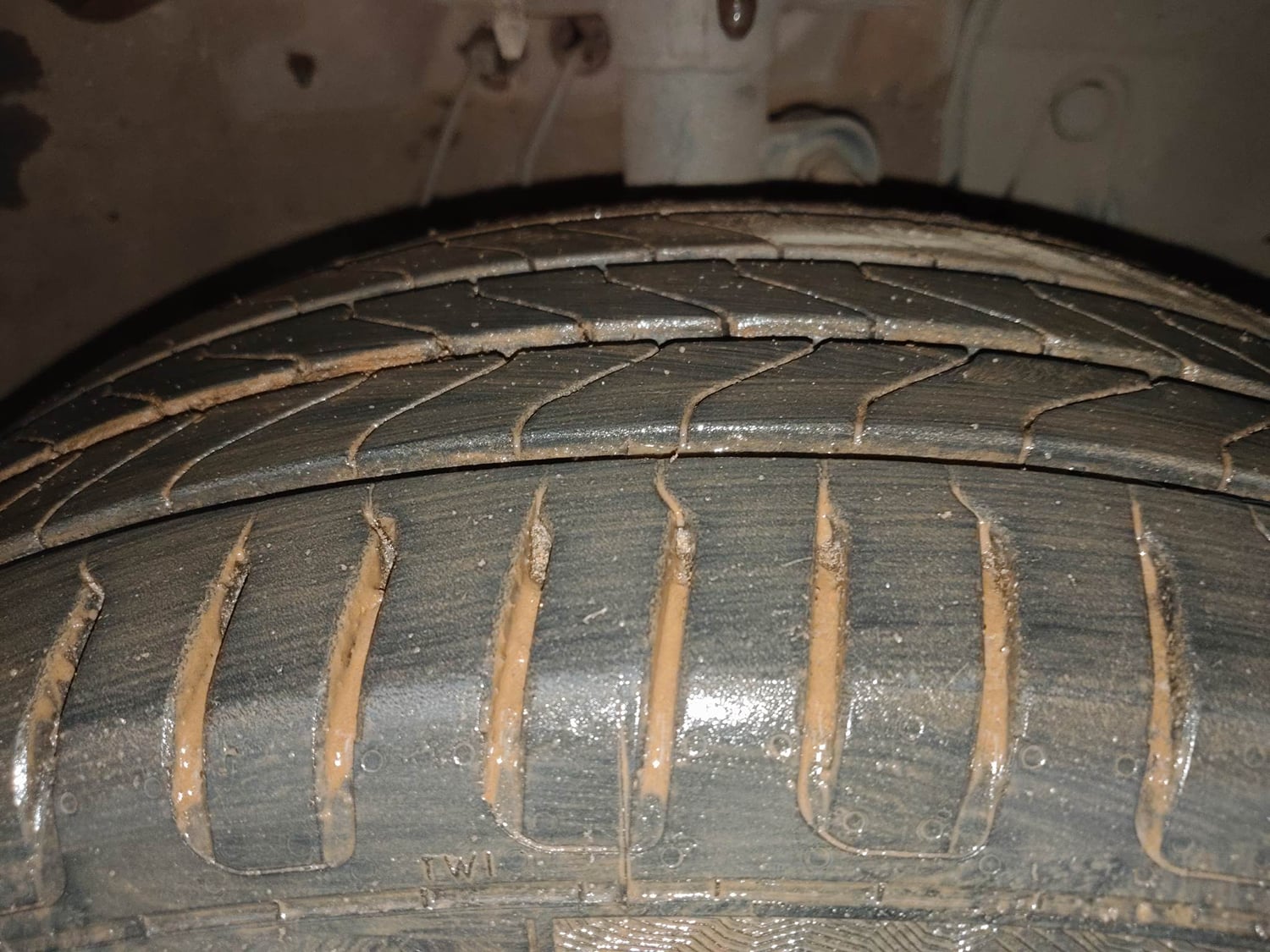 Used 2023 Honda City V Petrol CVT Petrol Automatic tyres RIGHT FRONT TYRE TREAD VIEW