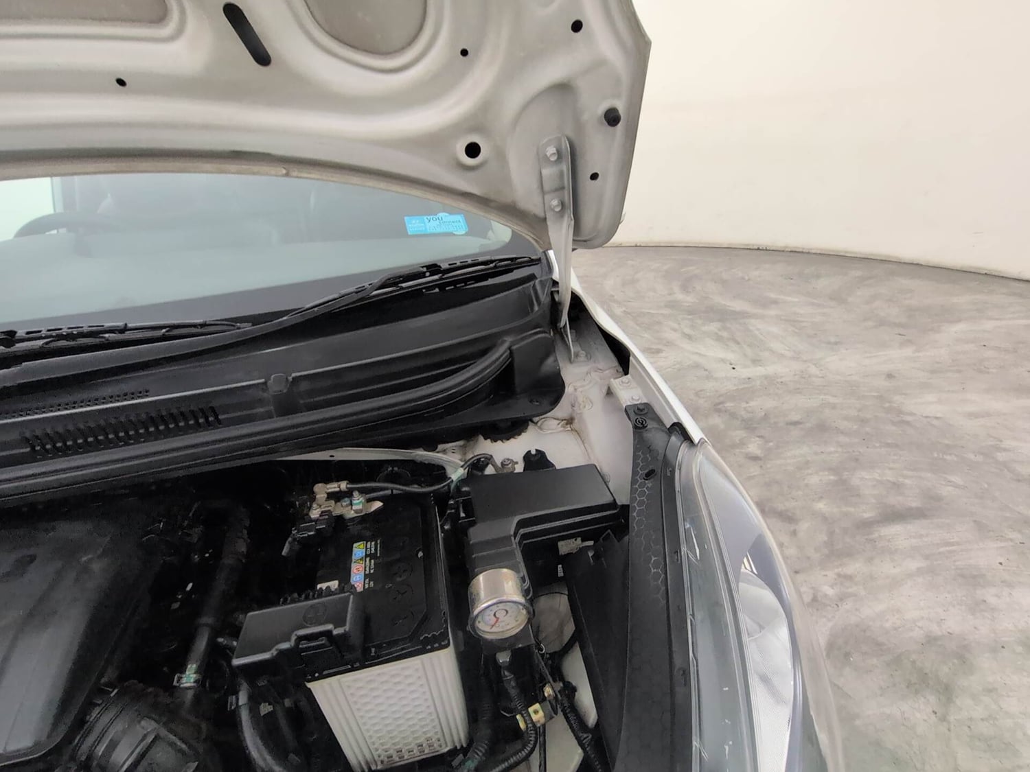 Used 2022 Hyundai Aura S 1.2 CNG Cng Manual engine ENGINE LEFT SIDE HINGE & APRON VIEW