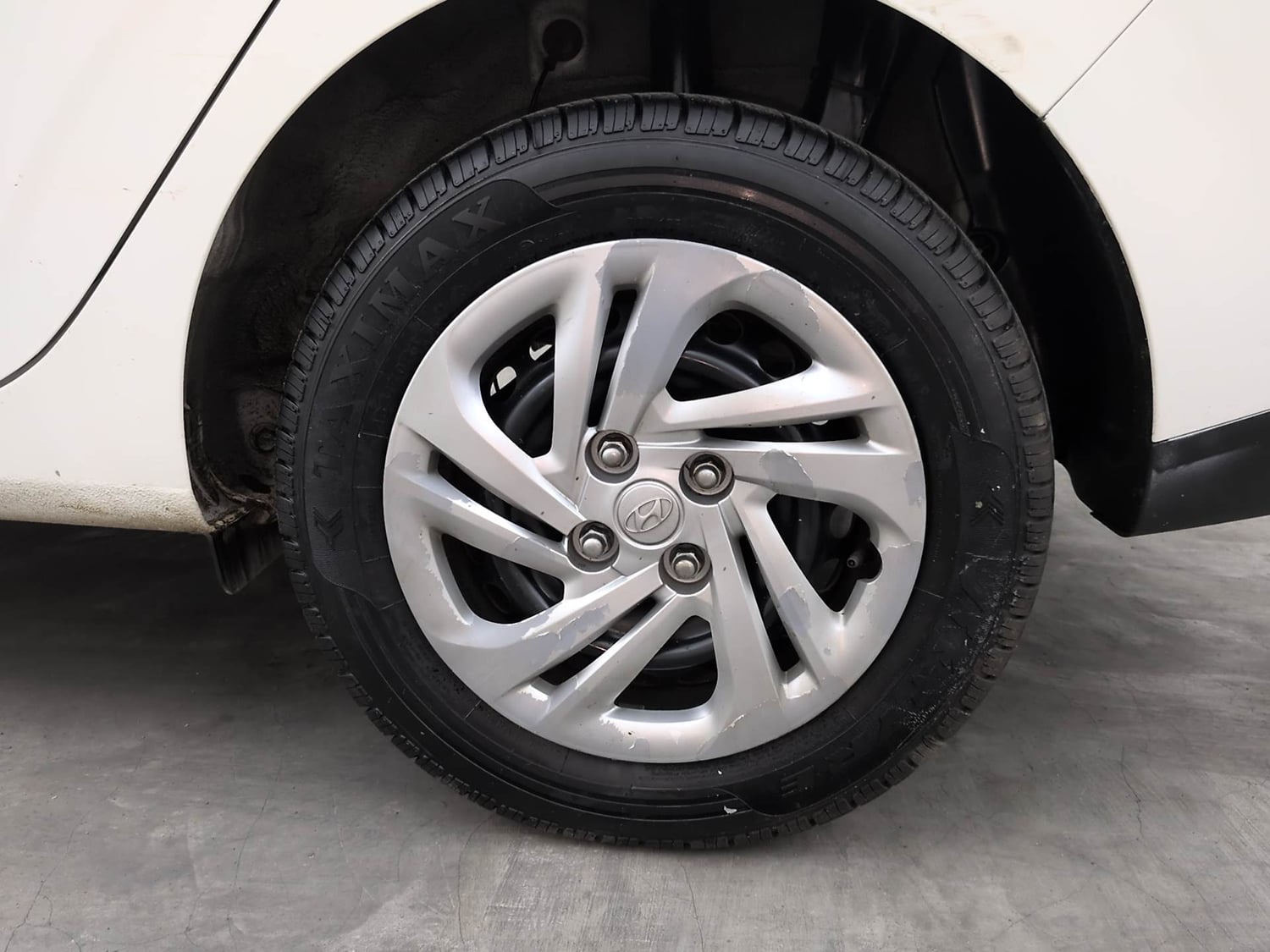 Used 2022 Hyundai Aura S 1.2 CNG Cng Manual tyres LEFT REAR TYRE RIM VIEW