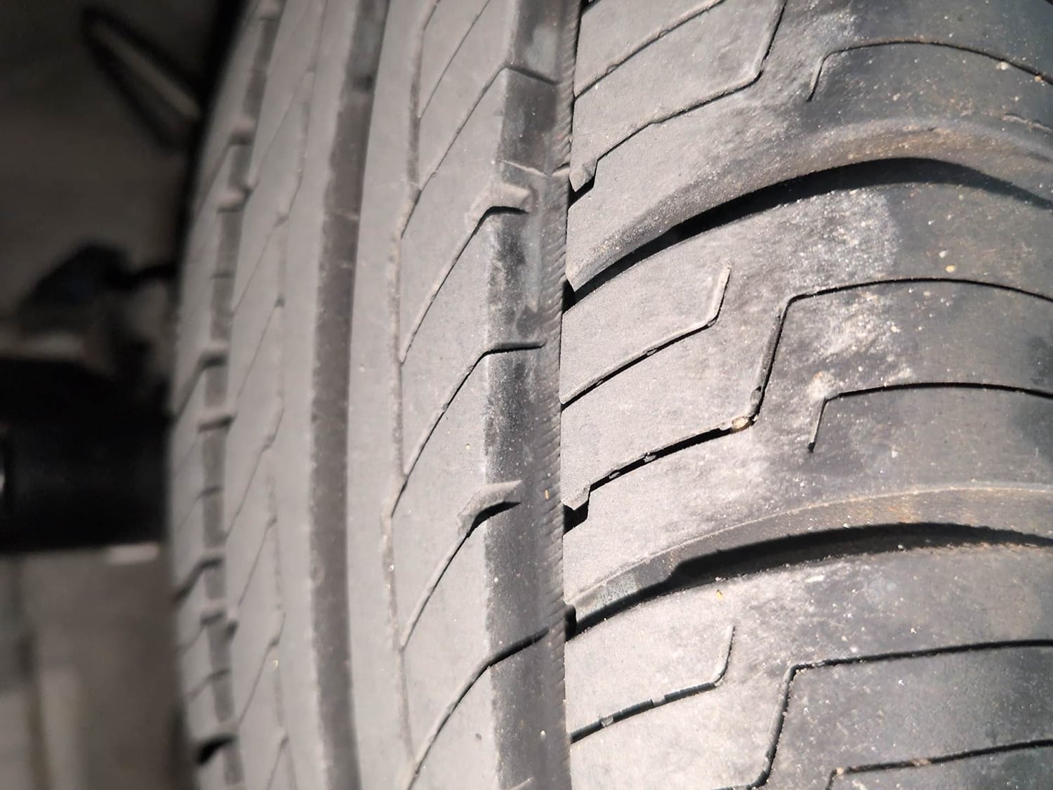 Used 2022 Hyundai Aura S 1.2 CNG Cng Manual tyres LEFT FRONT TYRE TREAD VIEW