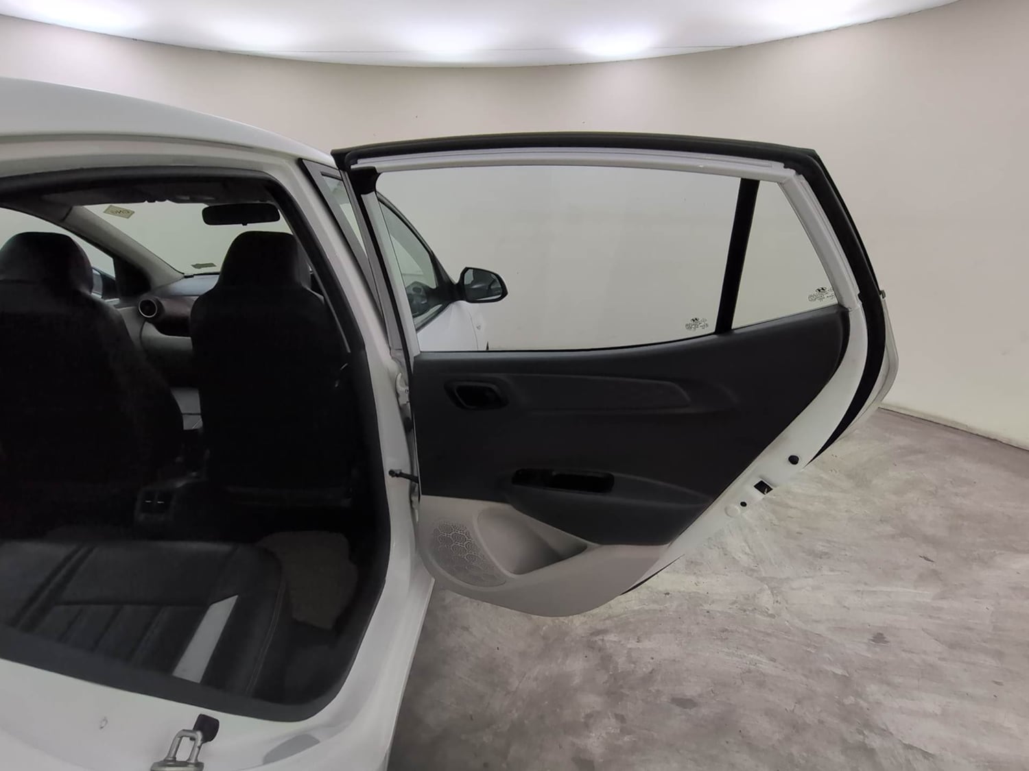 Used 2022 Hyundai Aura S 1.2 CNG Cng Manual interior RIGHT REAR DOOR OPEN VIEW