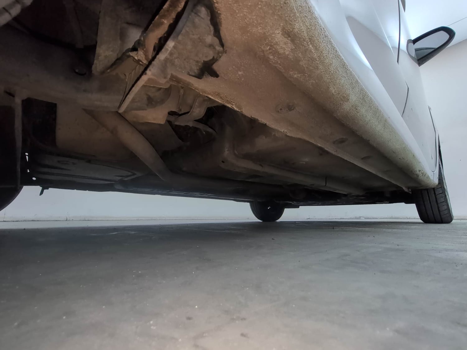 Used 2022 Hyundai Aura S 1.2 CNG Cng Manual extra REAR RIGHT UNDERBODY VIEW