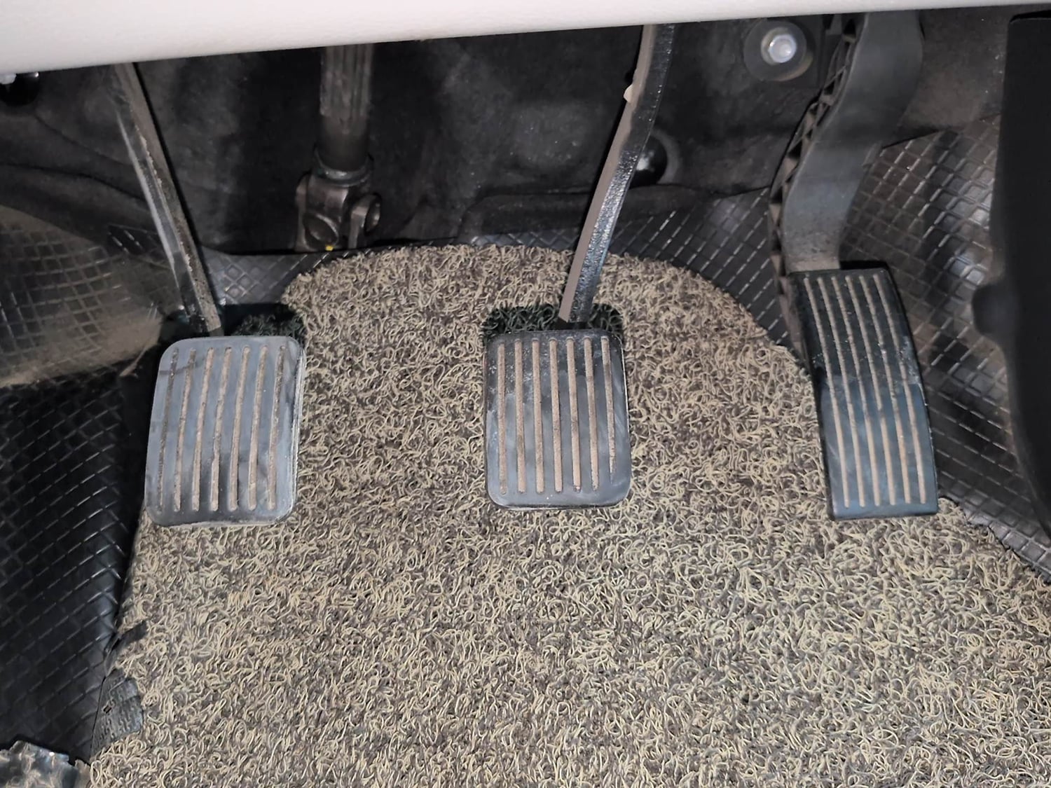 Used 2022 Hyundai Aura S 1.2 CNG Cng Manual interior PEDALS VIEW