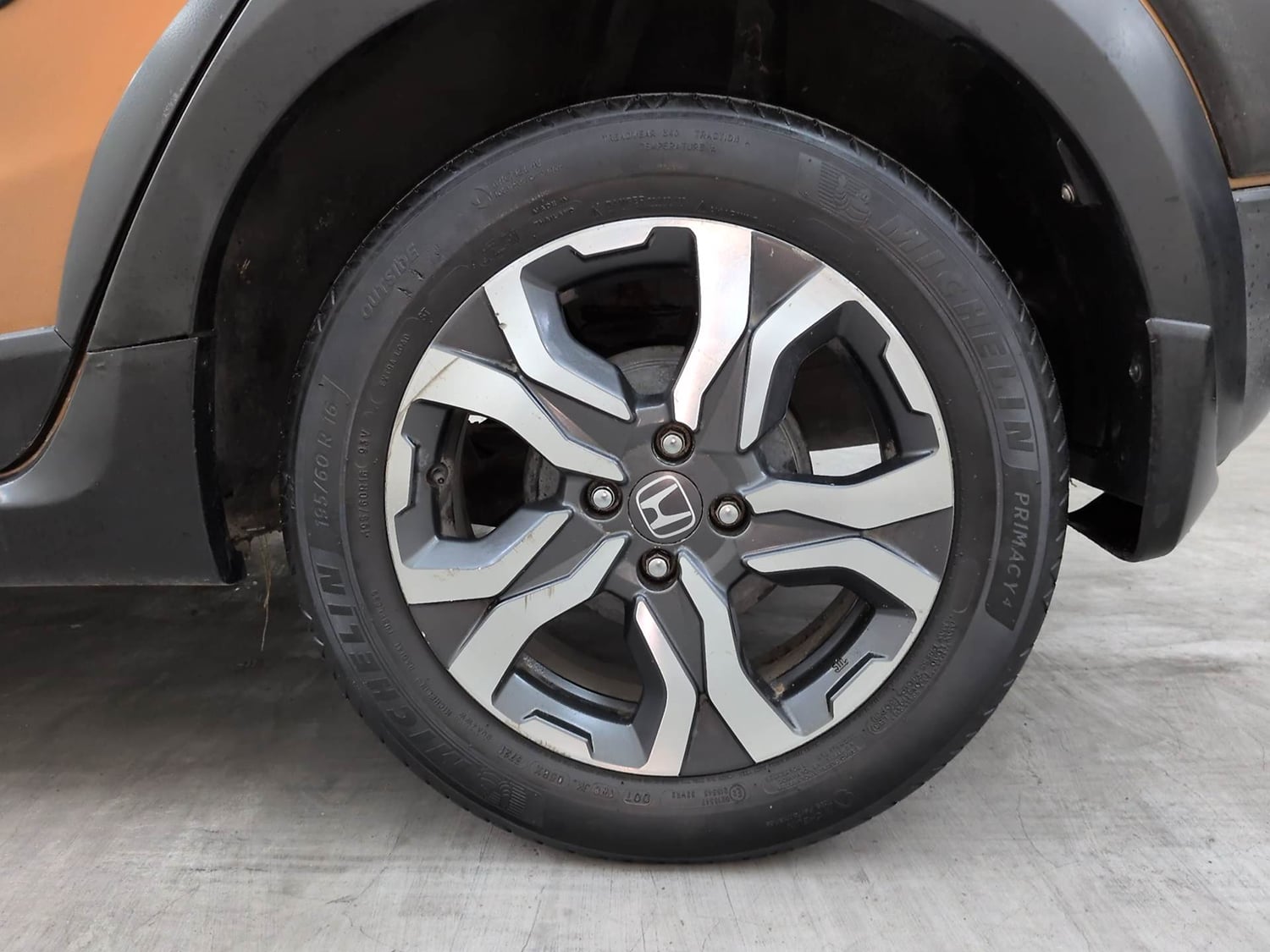 Used 2017 Honda WR-V VX MT Petrol Petrol Manual tyres LEFT REAR TYRE RIM VIEW