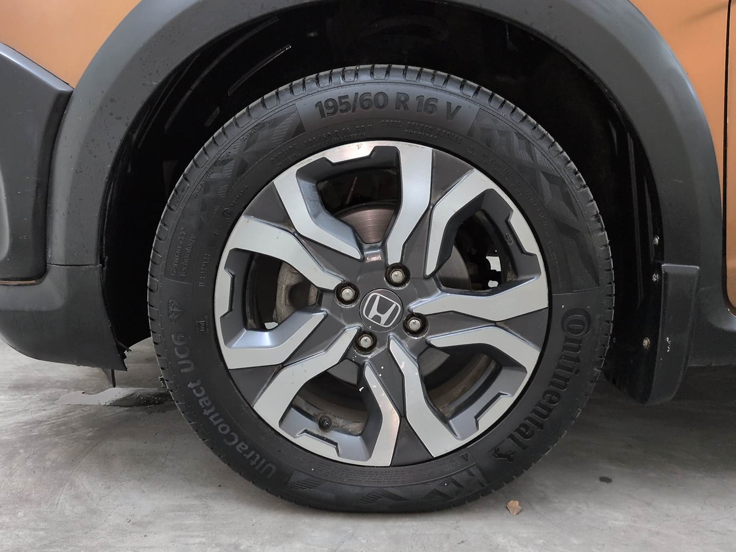 Used 2017 Honda WR-V VX MT Petrol Petrol Manual tyres LEFT FRONT TYRE RIM VIEW