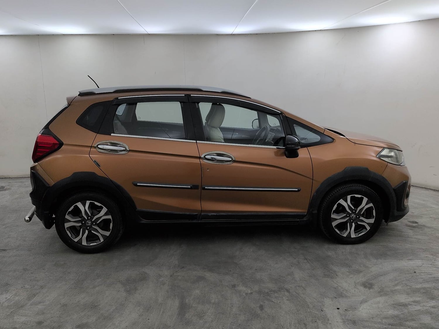Used 2017 Honda WR-V VX MT Petrol Petrol Manual exterior RIGHT SIDE VIEW