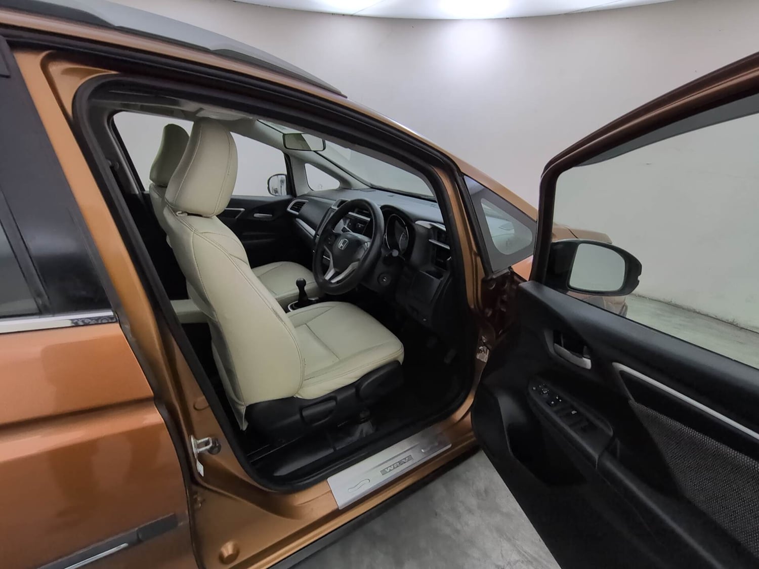 Used 2017 Honda WR-V VX MT Petrol Petrol Manual interior RIGHT SIDE FRONT DOOR CABIN VIEW