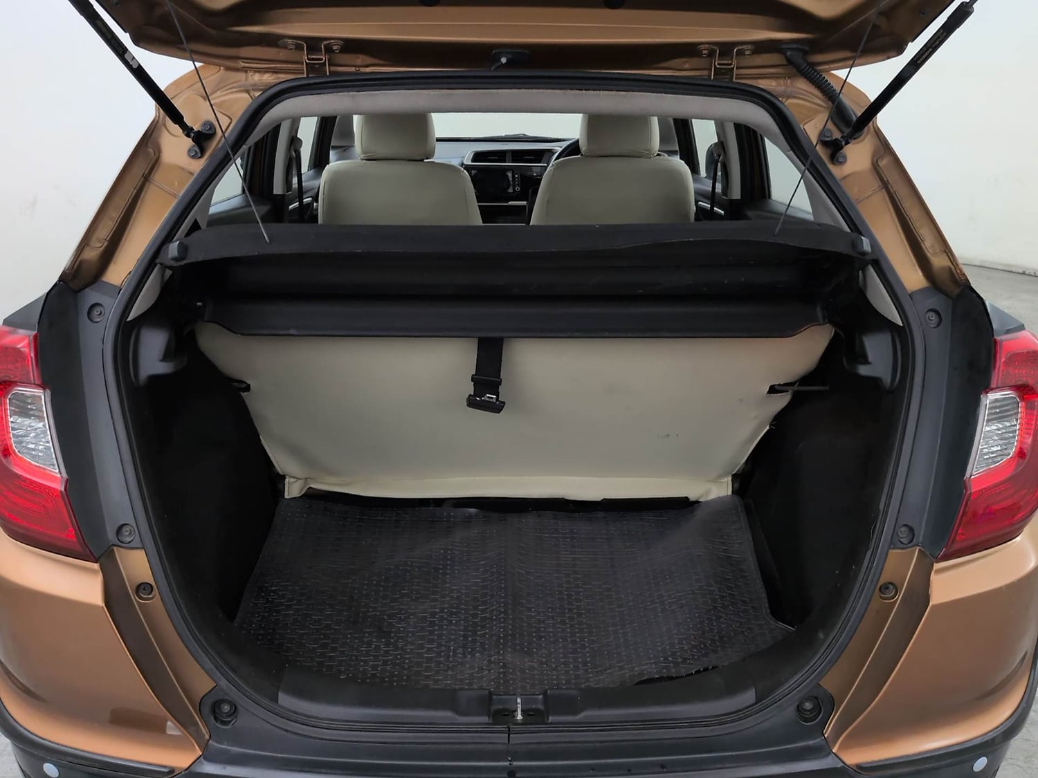 Used 2017 Honda WR-V VX MT Petrol Petrol Manual interior DICKY INSIDE VIEW