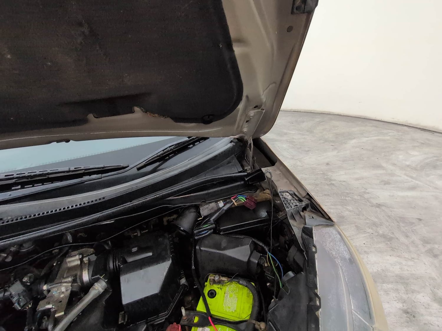 Used 2017 Honda WR-V VX MT Petrol Petrol Manual engine ENGINE LEFT SIDE HINGE & APRON VIEW