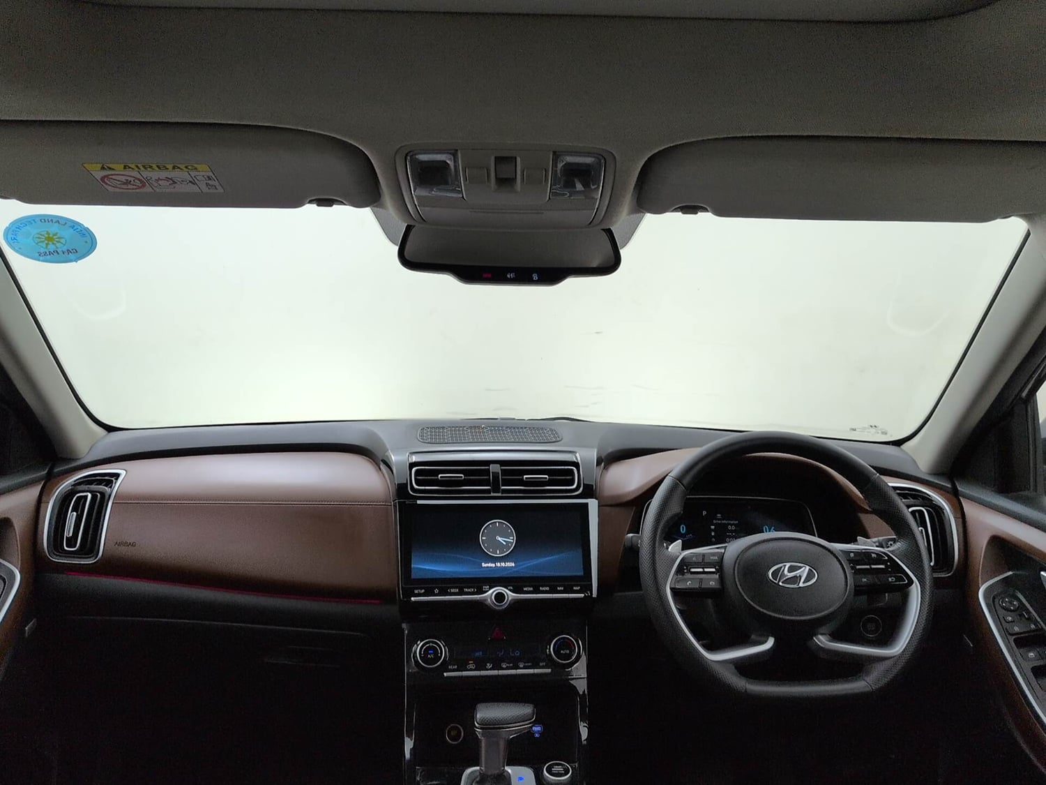 Used 2022 Hyundai Alcazar Signature (O) 7 Seater 2.0 Petrol AT Petrol Automatic interior DASHBOARD VIEW