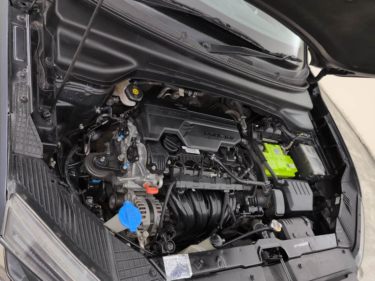 Used 2022 Hyundai Alcazar Signature (O) 7 Seater 2.0 Petrol AT Petrol Automatic engine ENGINE RIGHT SIDE VIEW