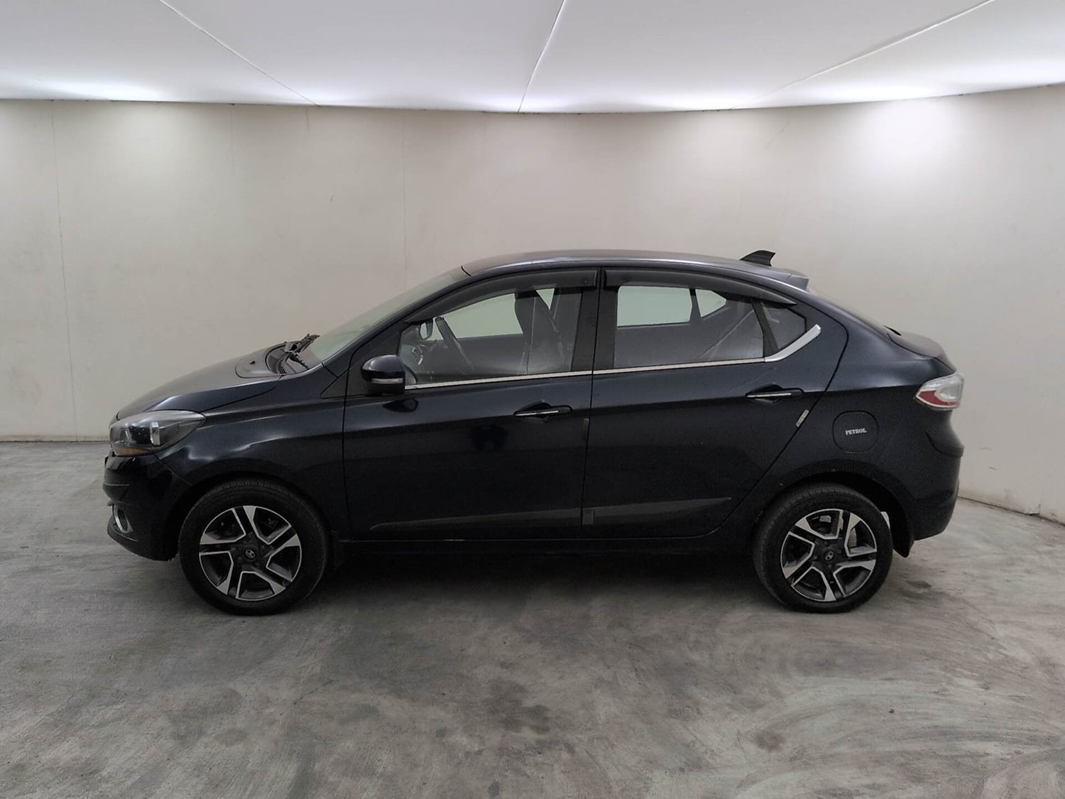 Used 2019 Tata Tigor Revotron XZA Petrol Automatic exterior LEFT SIDE VIEW