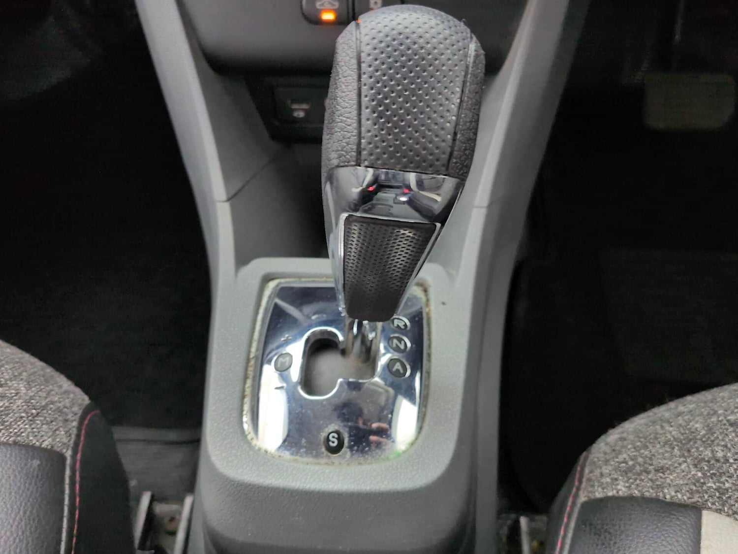 Used 2019 Tata Tigor Revotron XZA Petrol Automatic interior GEAR  KNOB VIEW