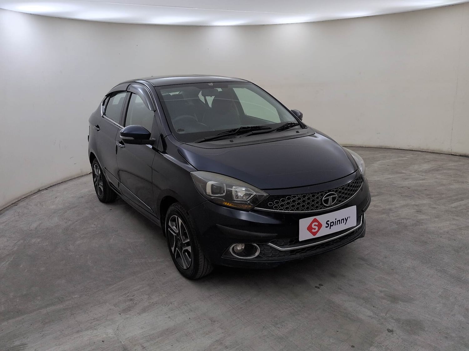 Used 2019 Tata Tigor Revotron XZA Petrol Automatic exterior RIGHT FRONT CORNER VIEW