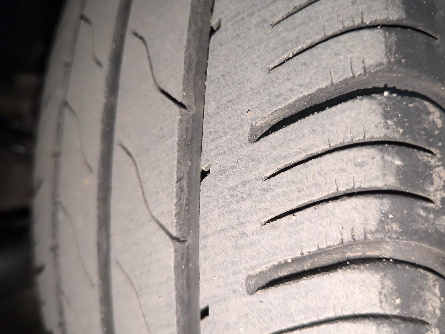 Used 2019 Tata Tigor Revotron XZA Petrol Automatic tyres RIGHT FRONT TYRE TREAD VIEW