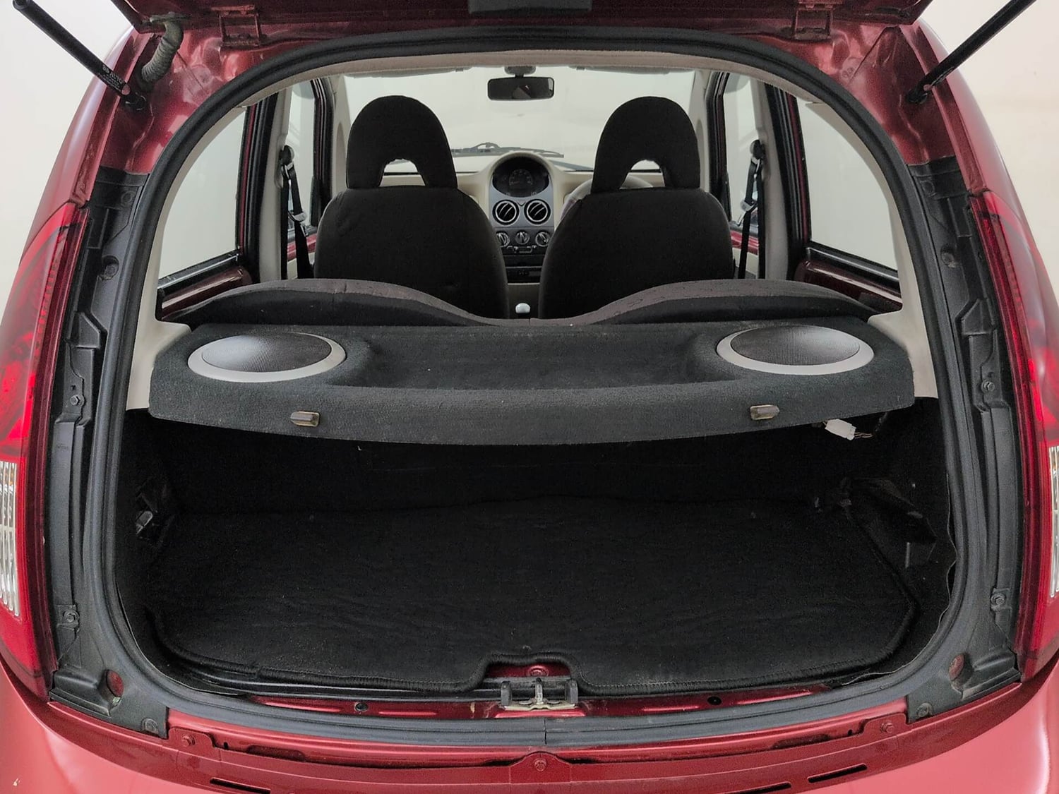 Used 2016 Tata Nano Twist XT Petrol Manual interior DICKY INSIDE VIEW