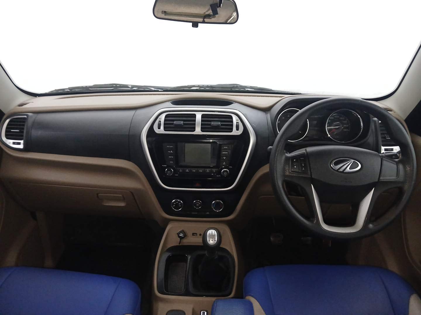 Used 2017 Mahindra TUV300 T8 Diesel Manual interior DASHBOARD VIEW
