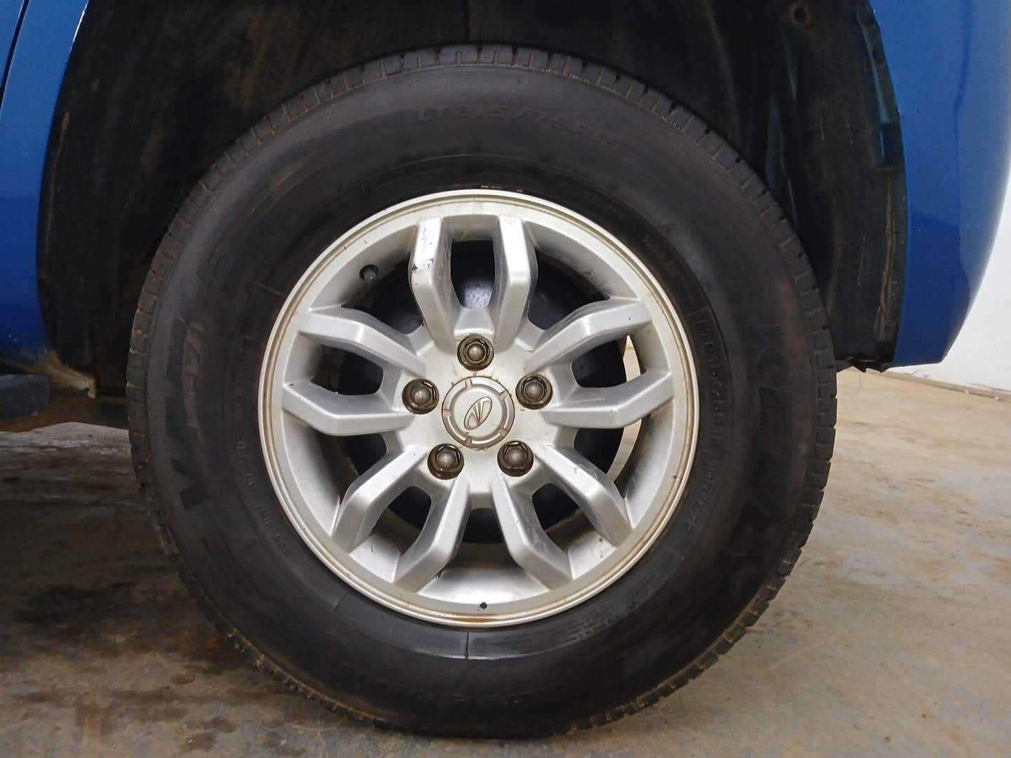 Used 2017 Mahindra TUV300 T8 Diesel Manual tyres LEFT REAR TYRE RIM VIEW