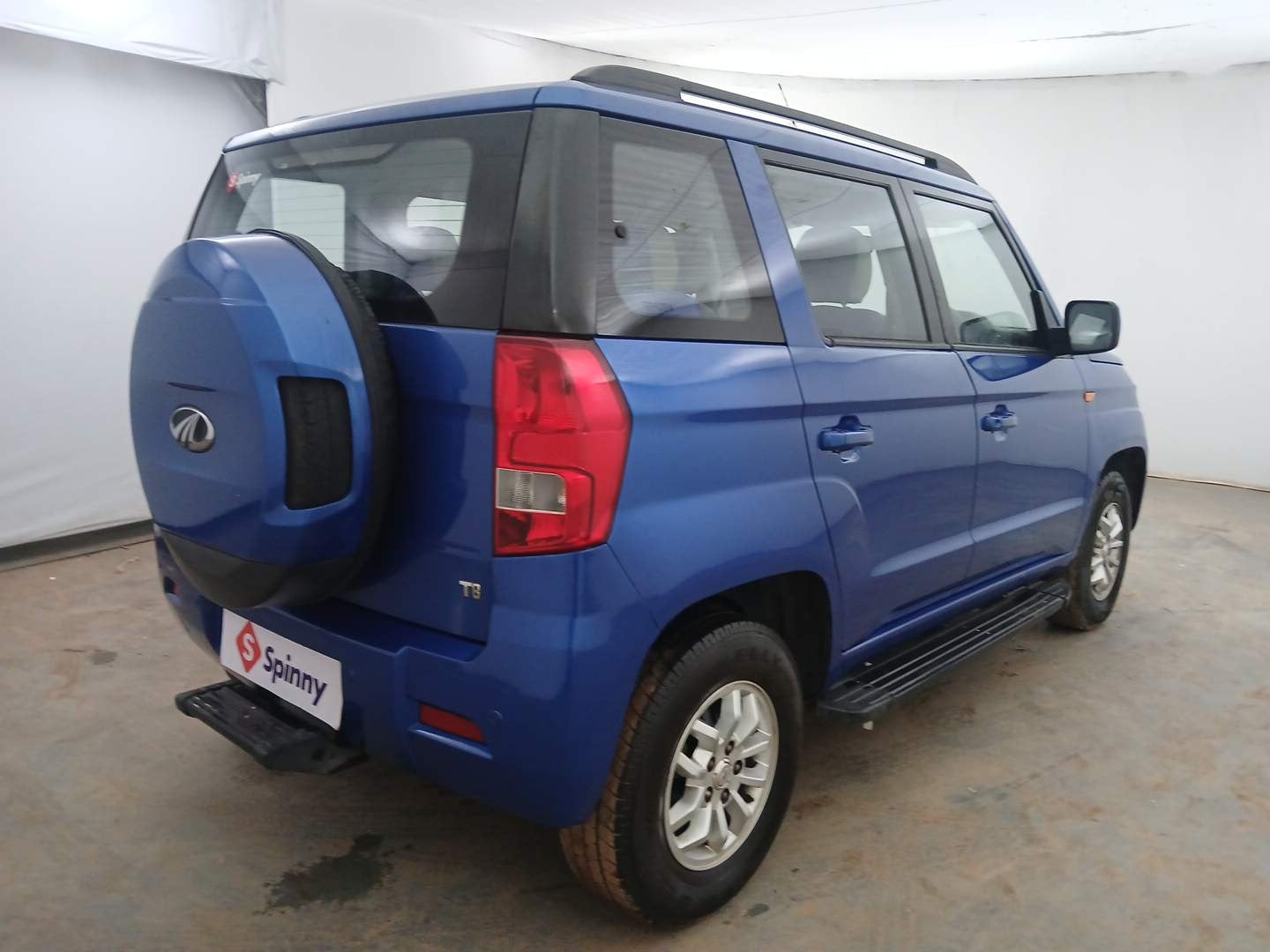 Used 2017 Mahindra TUV300 T8 Diesel Manual exterior RIGHT REAR CORNER VIEW