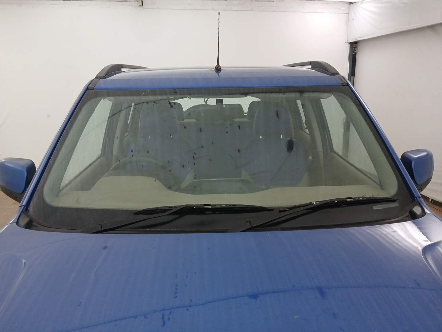 Used 2017 Mahindra TUV300 T8 Diesel Manual exterior FRONT WINDSHIELD VIEW