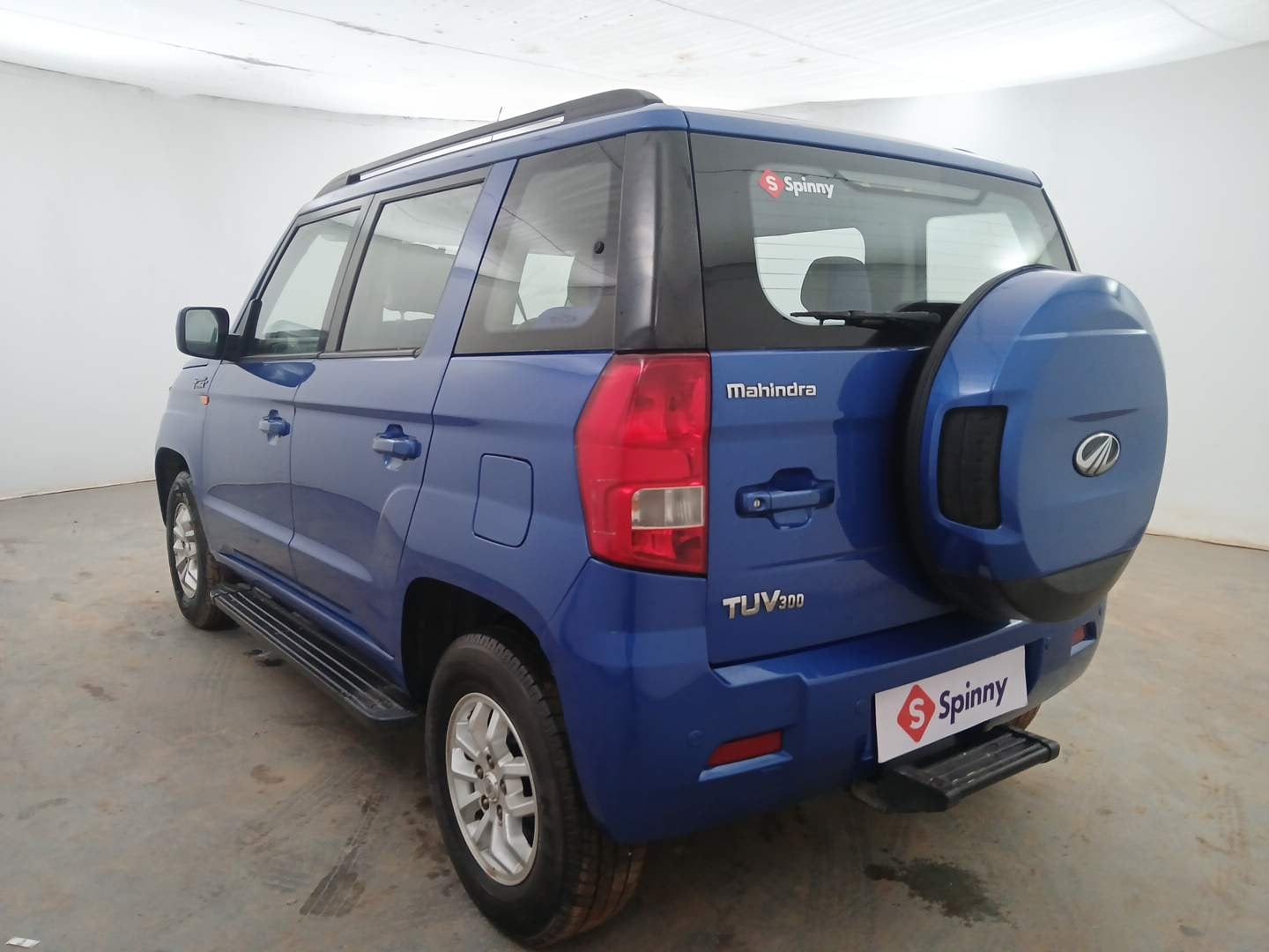 Used 2017 Mahindra TUV300 T8 Diesel Manual exterior LEFT REAR CORNER VIEW