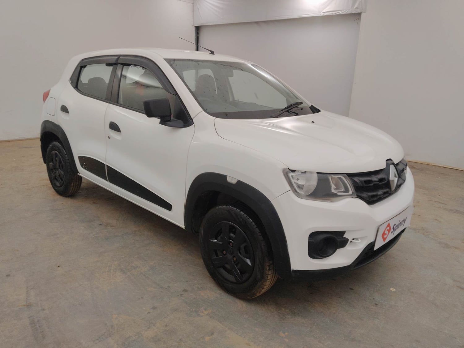Used 2017 Renault Kwid RXL Petrol Manual exterior RIGHT FRONT CORNER VIEW