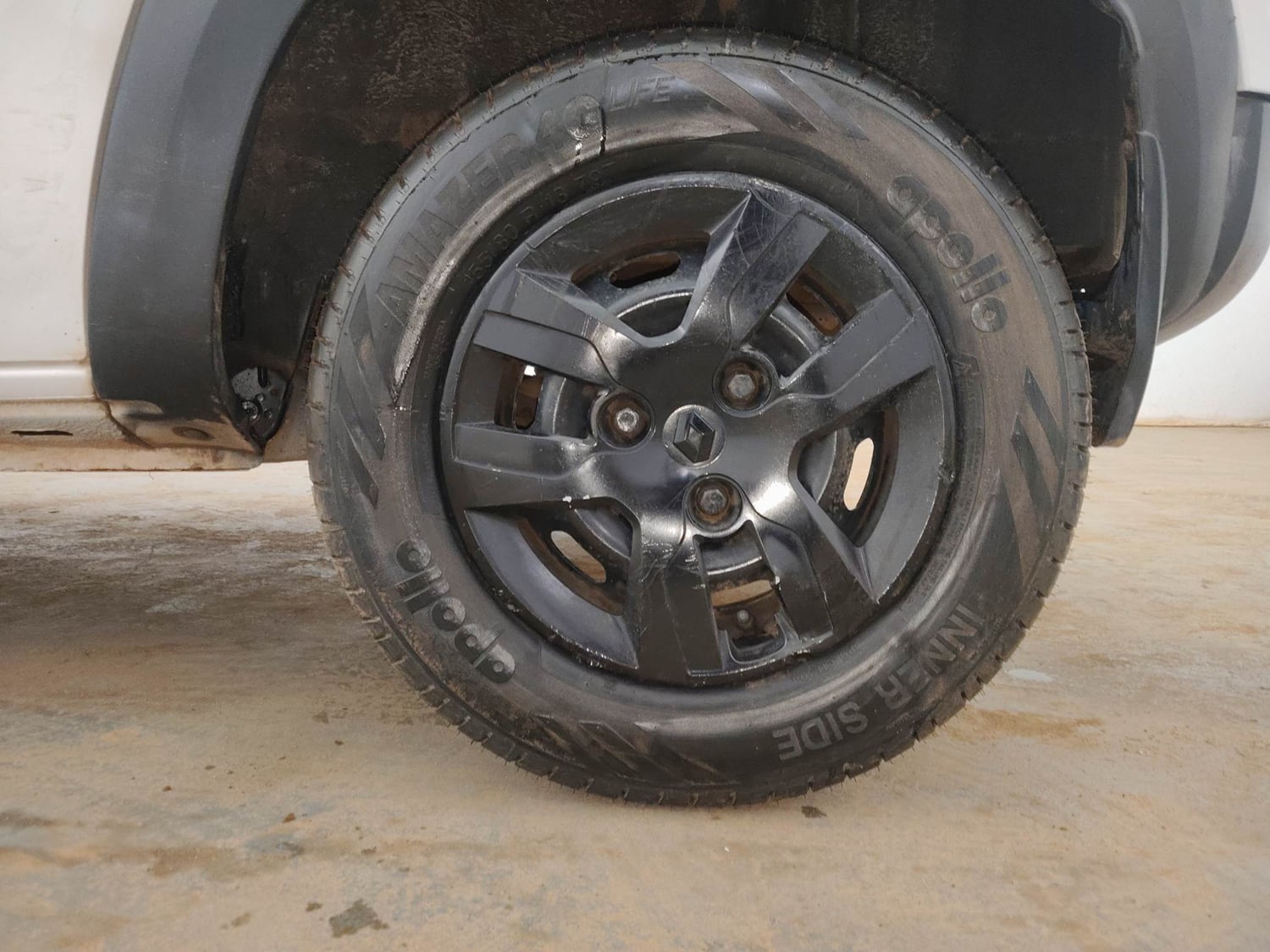 Used 2017 Renault Kwid RXL Petrol Manual tyres LEFT REAR TYRE RIM VIEW