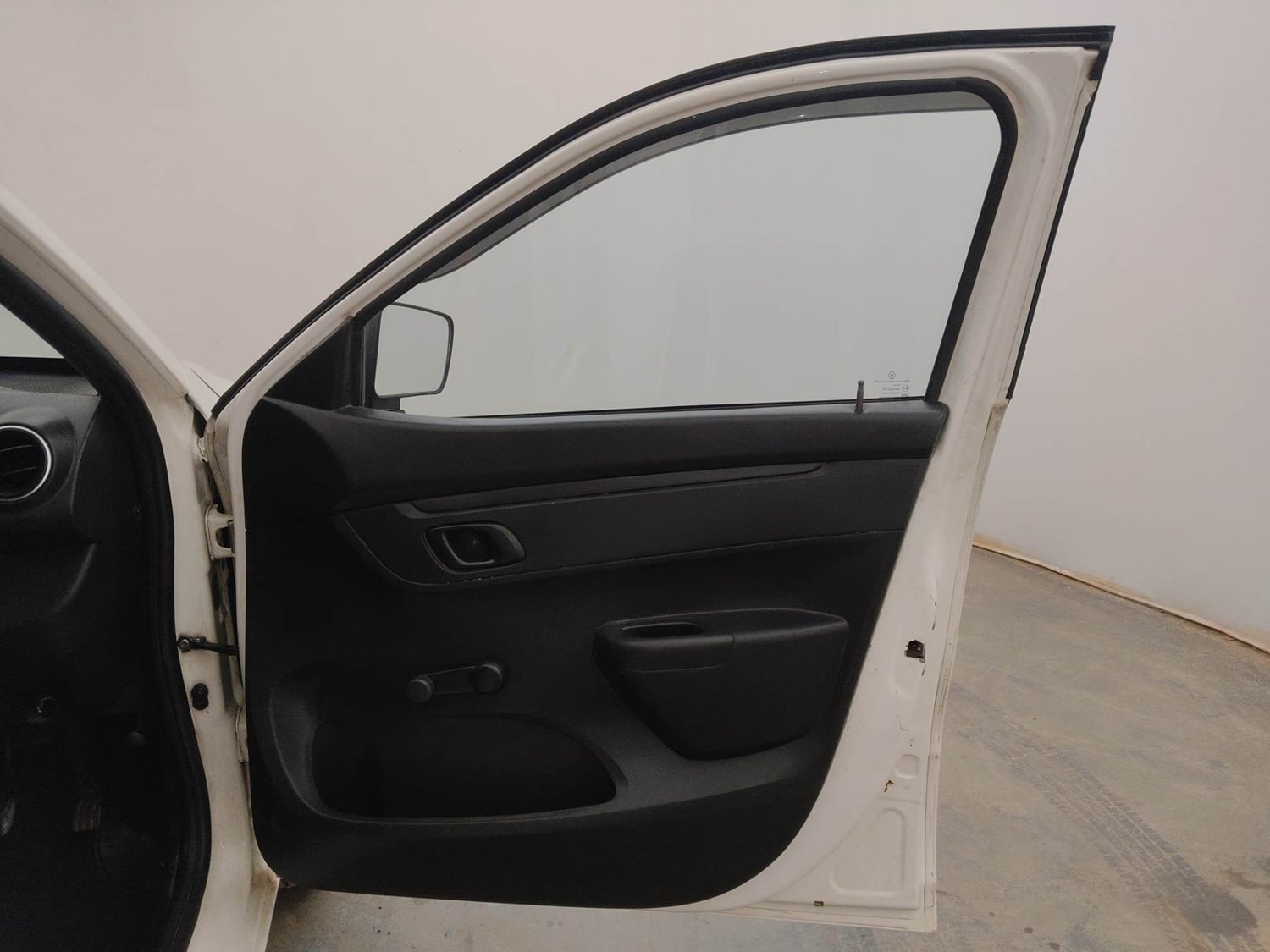 Used 2017 Renault Kwid RXL Petrol Manual interior RIGHT FRONT DOOR OPEN VIEW