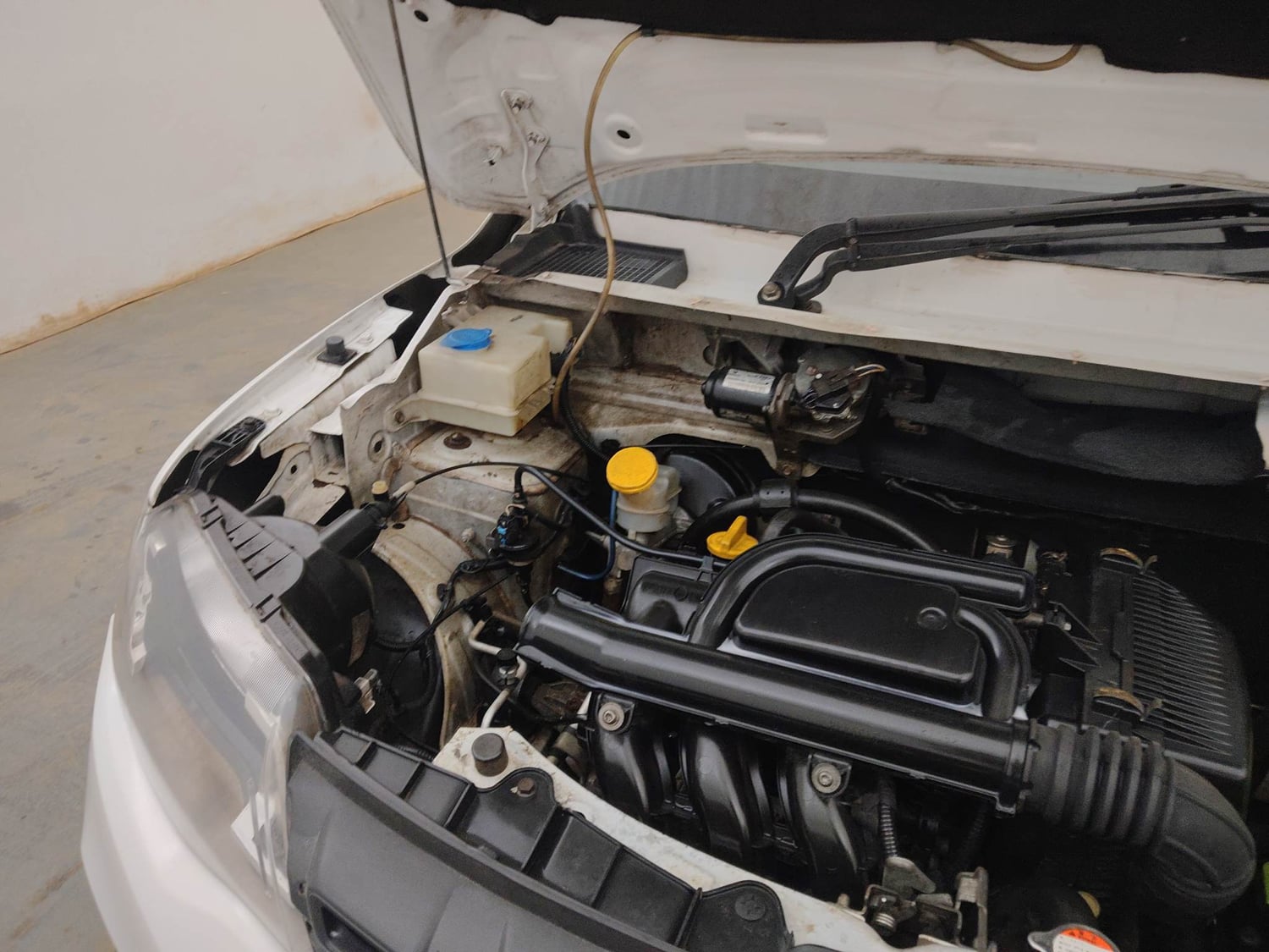 Used 2017 Renault Kwid RXL Petrol Manual engine ENGINE RIGHT SIDE VIEW