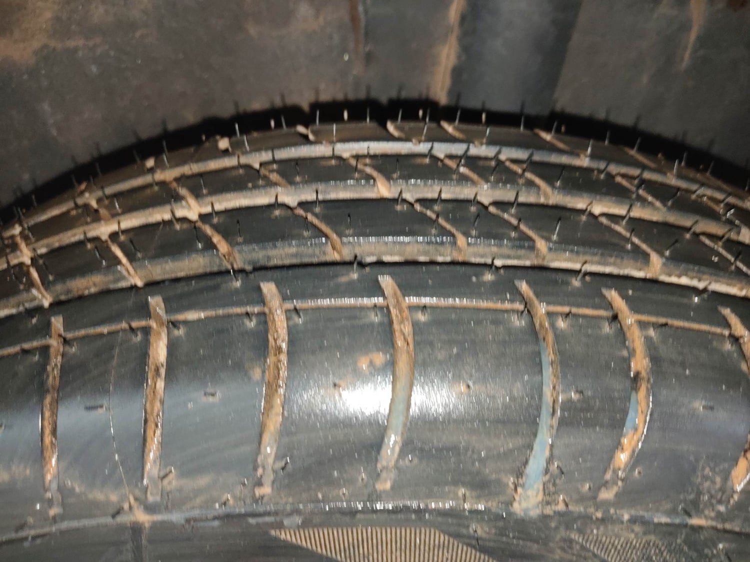 Used 2017 Renault Kwid RXL Petrol Manual tyres LEFT REAR TYRE TREAD VIEW