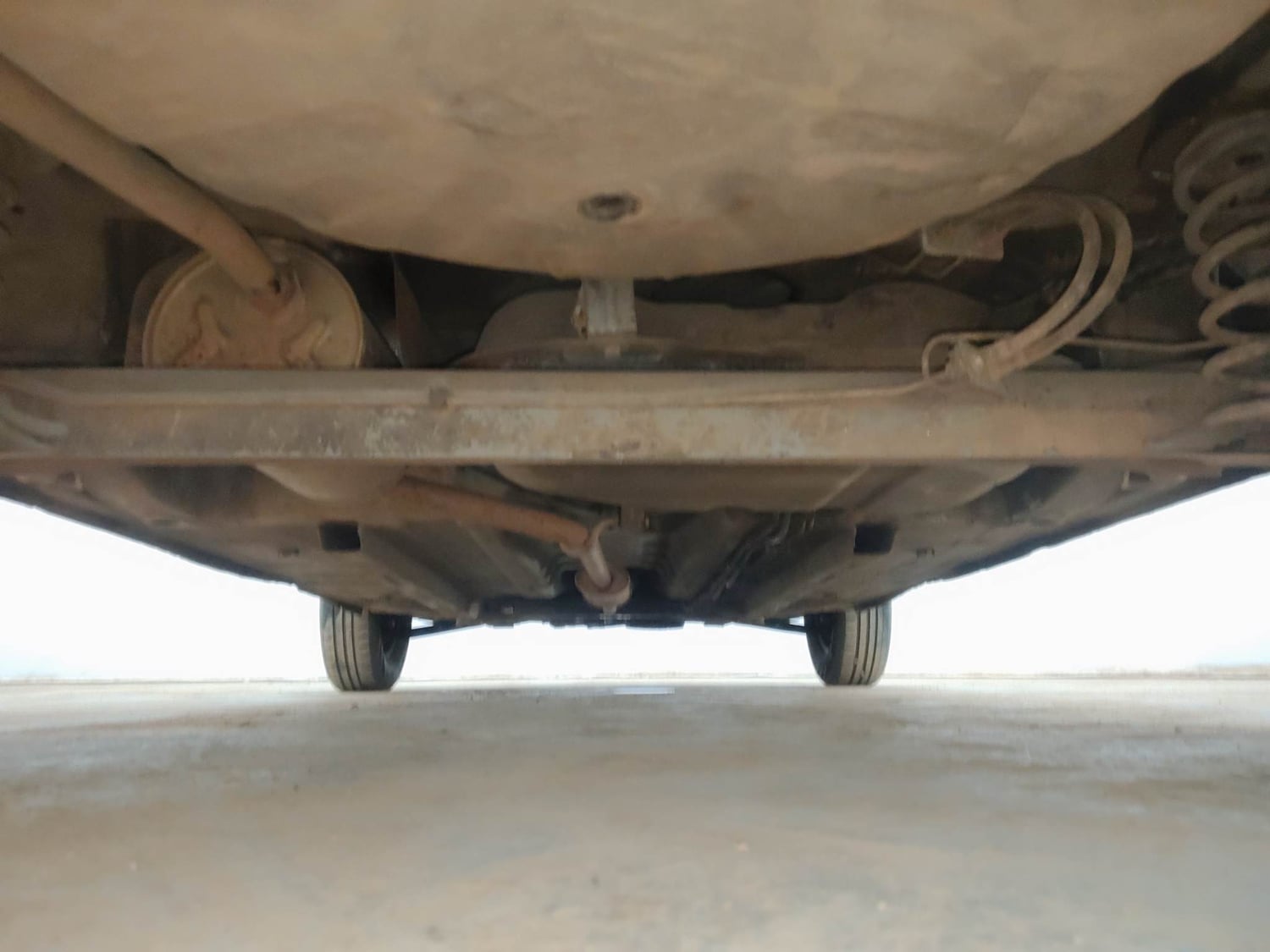 Used 2017 Renault Kwid RXL Petrol Manual extra REAR UNDERBODY VIEW (TAKEN FROM REAR)