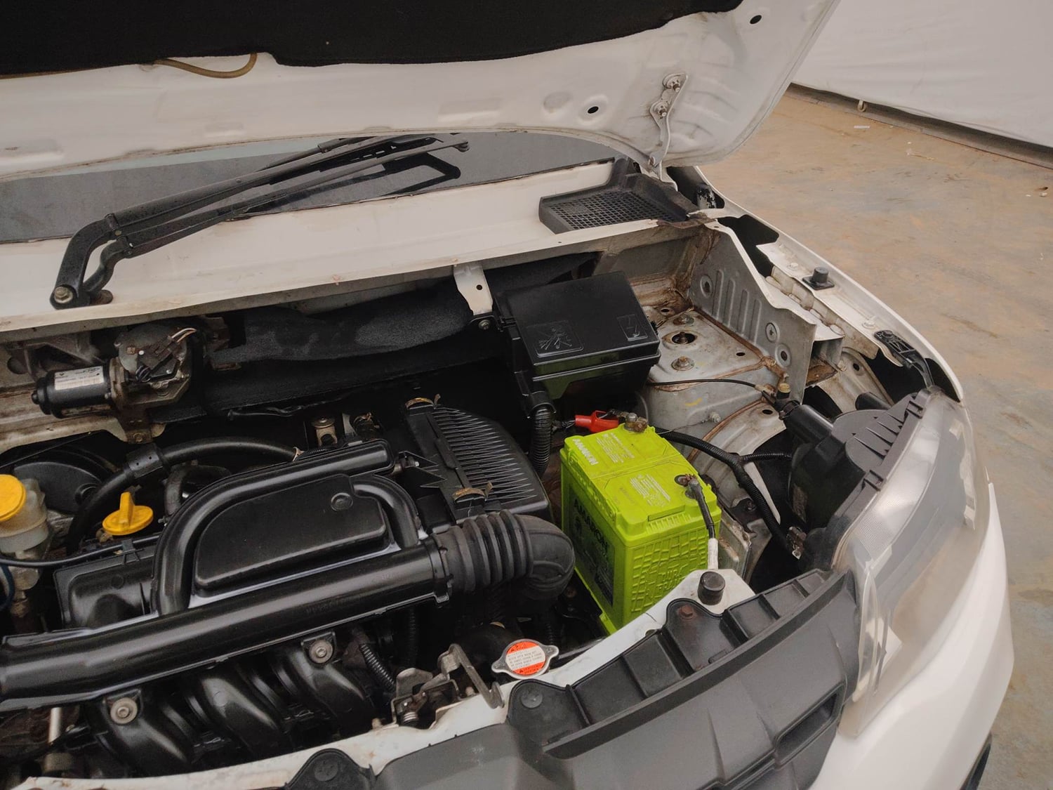 Used 2017 Renault Kwid RXL Petrol Manual engine ENGINE LEFT SIDE VIEW