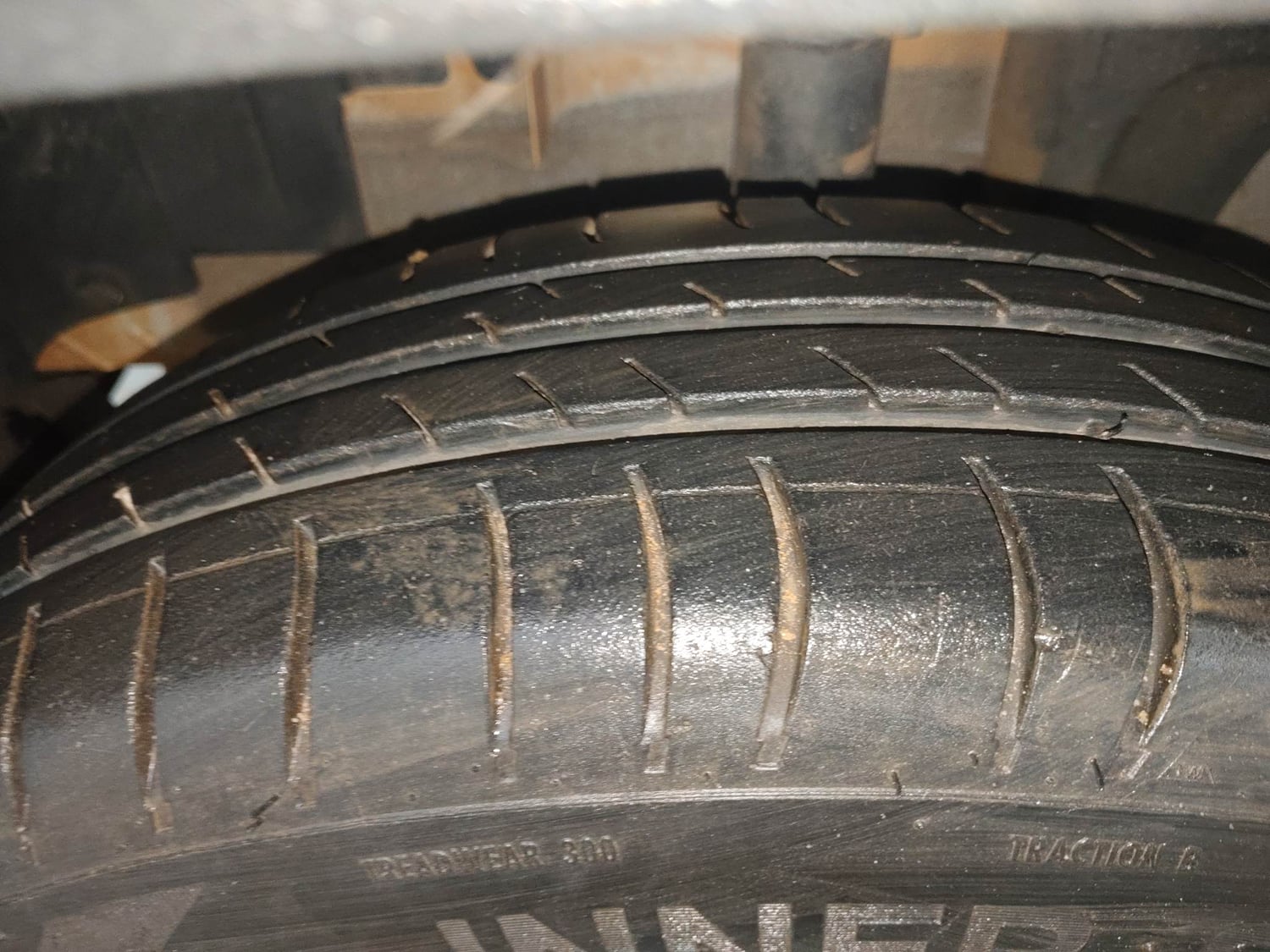 Used 2017 Renault Kwid RXL Petrol Manual tyres LEFT FRONT TYRE TREAD VIEW