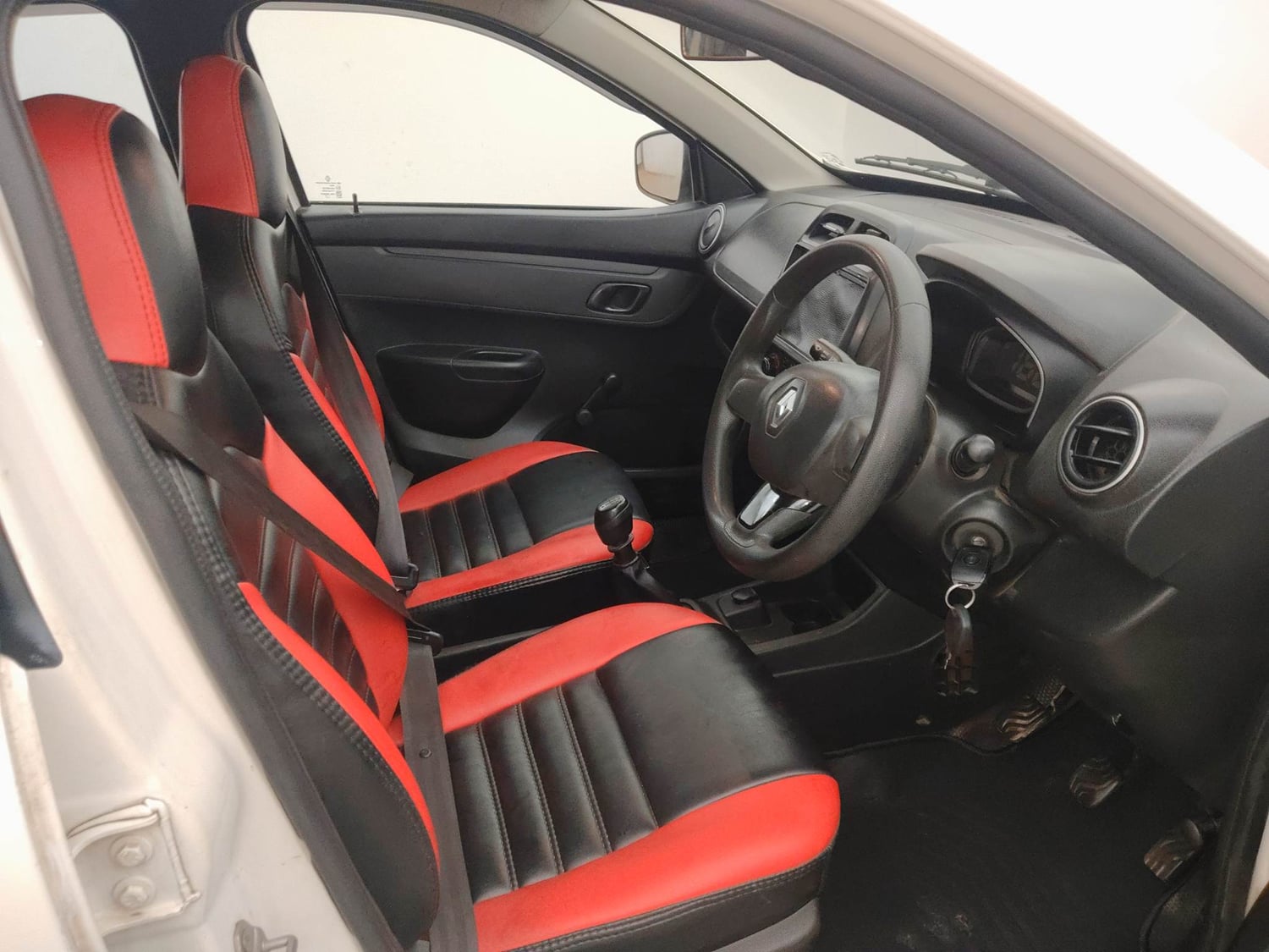 Used 2017 Renault Kwid RXL Petrol Manual interior RIGHT SIDE FRONT DOOR CABIN VIEW