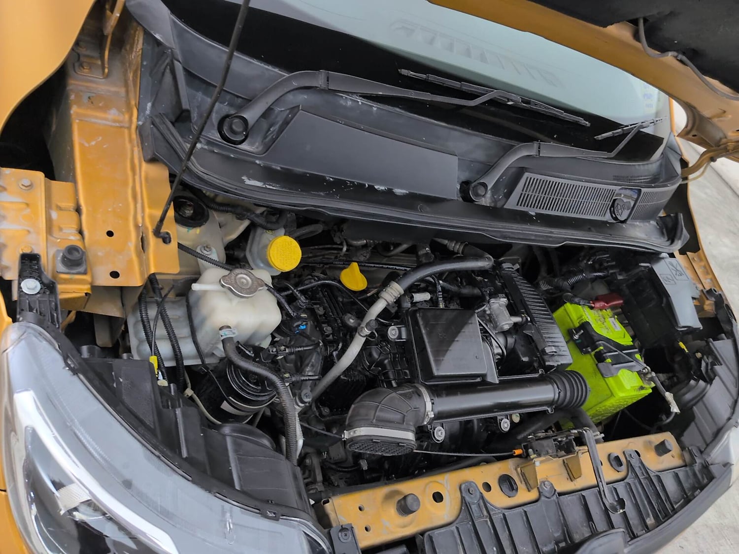 Used 2020 Renault Triber RXZ Petrol Manual engine ENGINE RIGHT SIDE VIEW